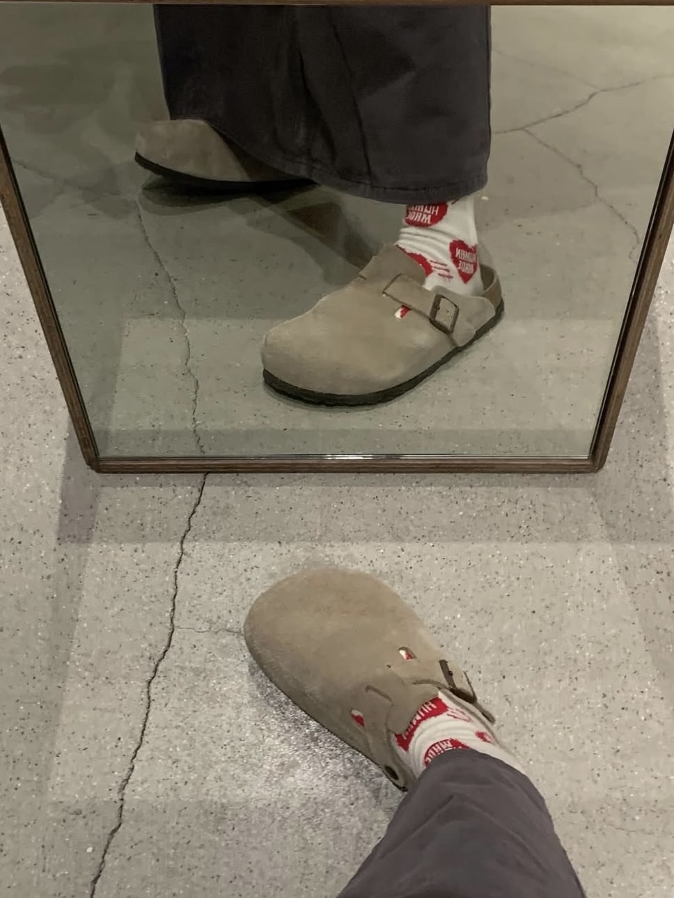 Human Made Heart Pattern Socks Red, Birkenstock Boston Soft Footbed Taupe - Regular 착용 스타일