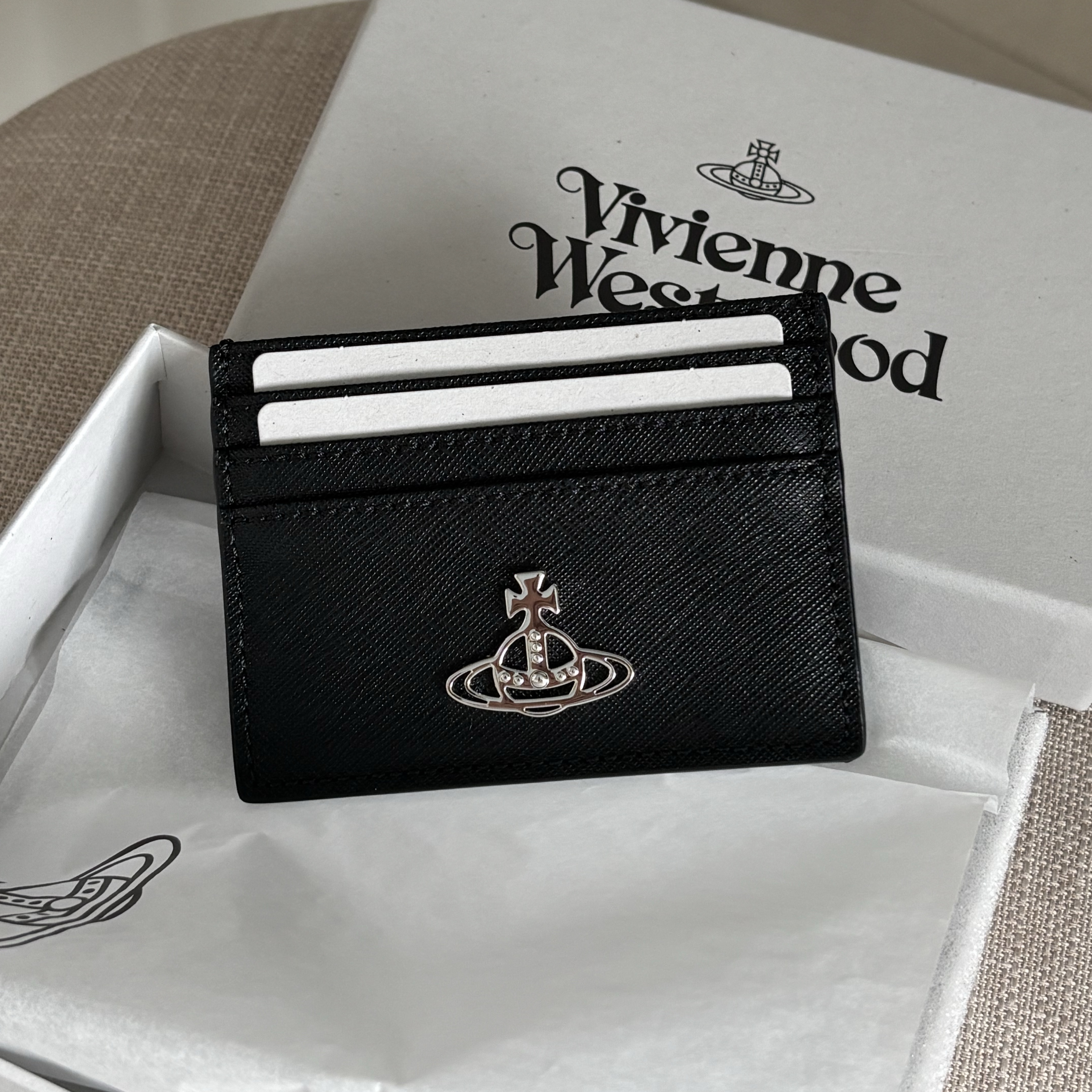 Vivienne Westwood Flat Card Holder Black 착용 스타일