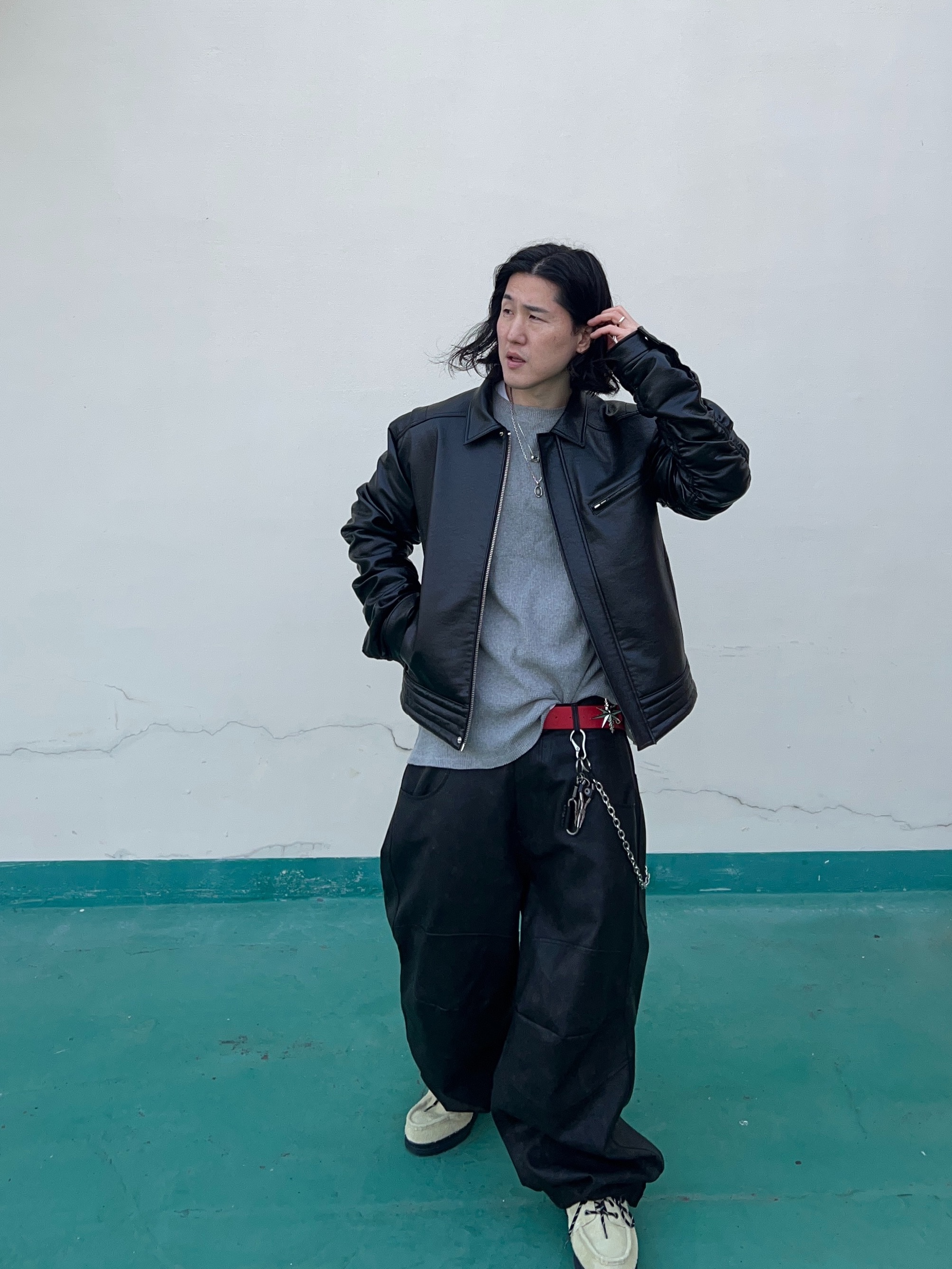 MJD x Koin Seoul 3D Knee Eco Leather Pants Black, Timberland Heritage Gore-Tex Moc Toe Mid Boots Light Green Suede - Wide 착용 스타일 - 5