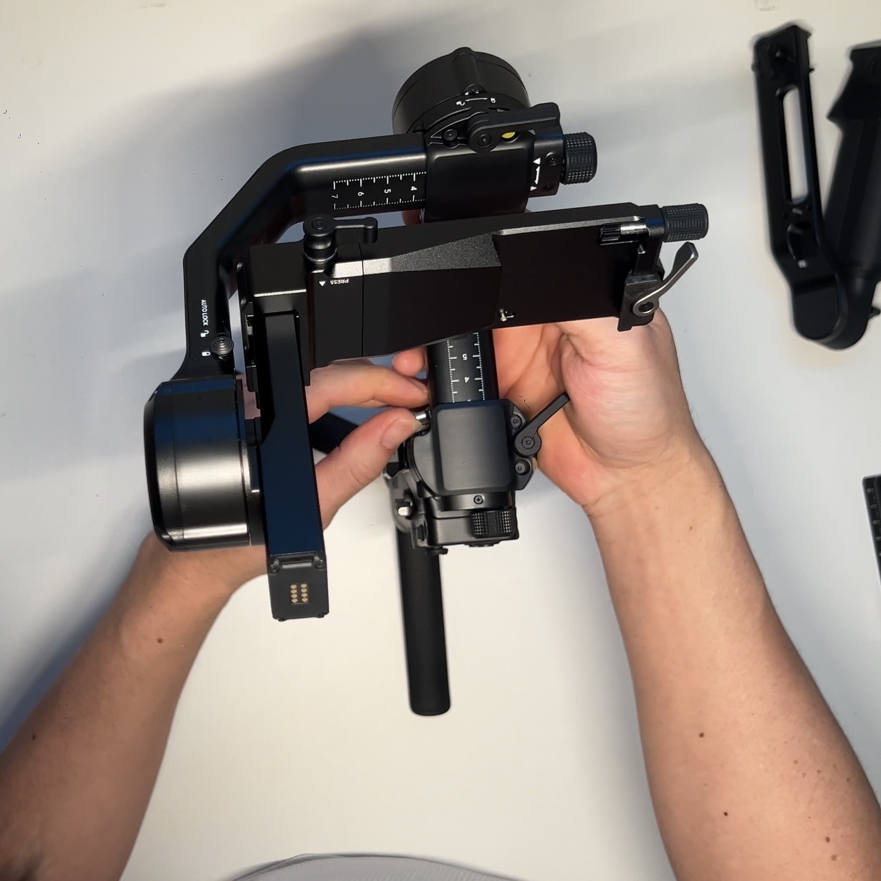 DJI RS 5 Combo 착용 스타일 - 4