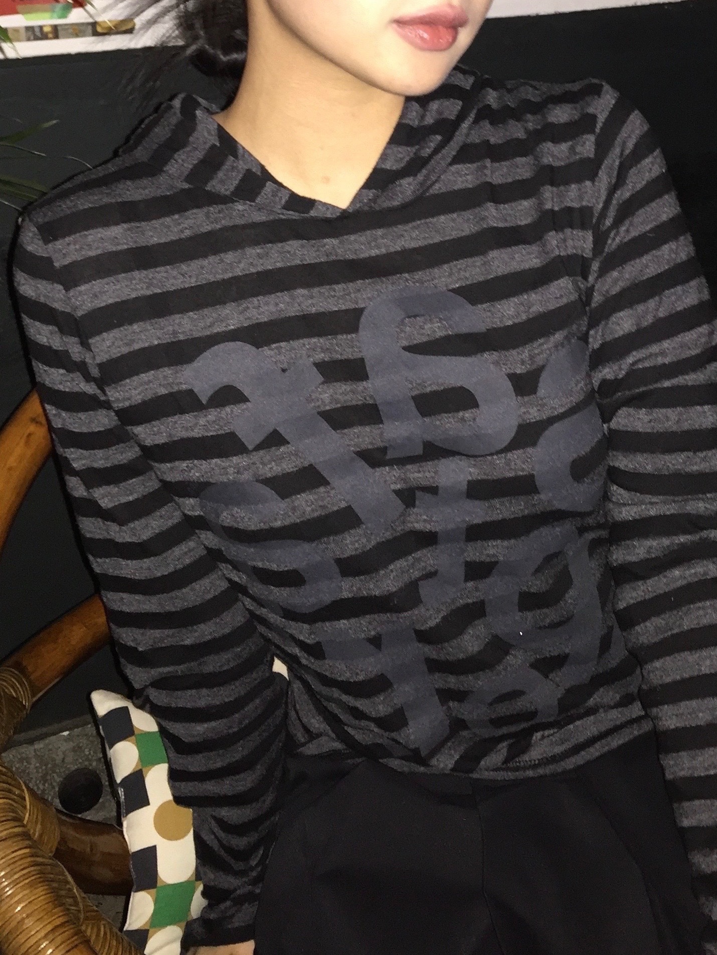 [KREAM 단독] Safarispot 1/2 Ticketing Stripe Border Hoodie Black, Salomon Trailblazer 10 Black 착용 스타일 - 1