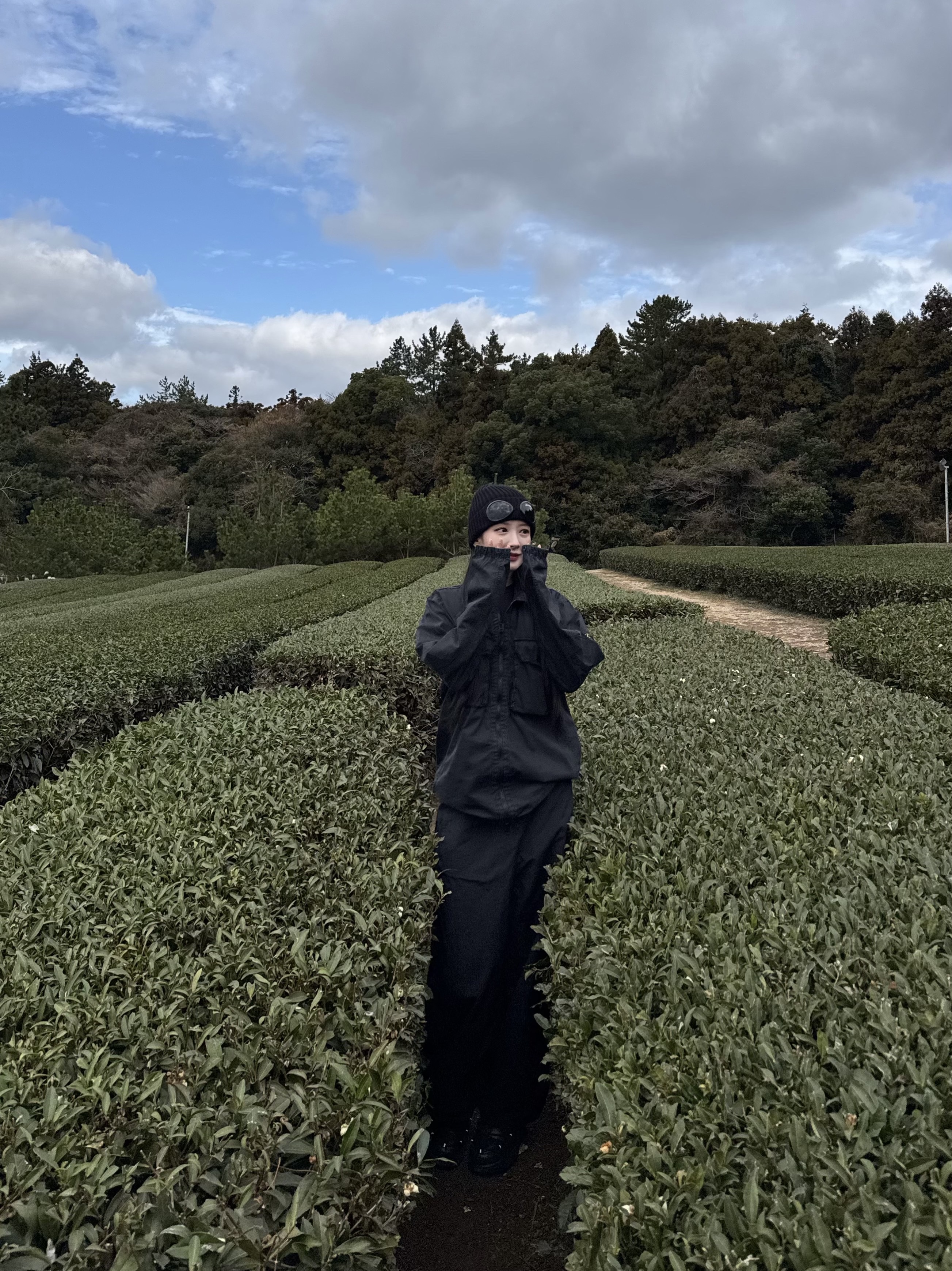 Stone Island 113WN T.CO+OLD Overshirt Black - 21FW, C.P. Company Extra Fine Merino Wool Goggle Beanie Black - 24FW 착용 스타일 - 3