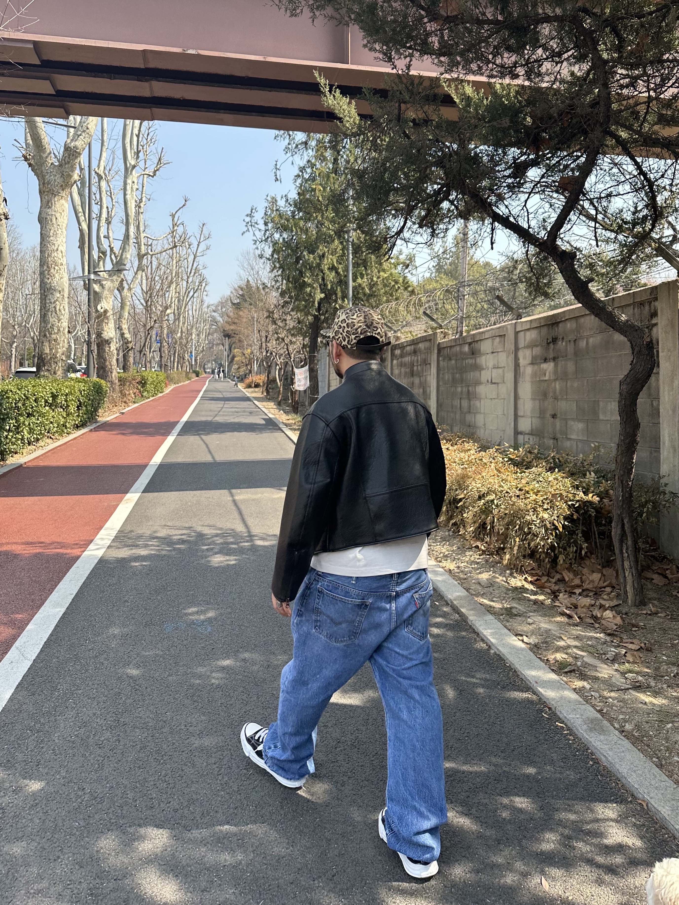 Maison Mihara Yasuhiro Peterson OG Sole Canvas Low Sneakers Black, Supreme Ripstop Keychain Orange - 24SS 착용 스타일 - 6