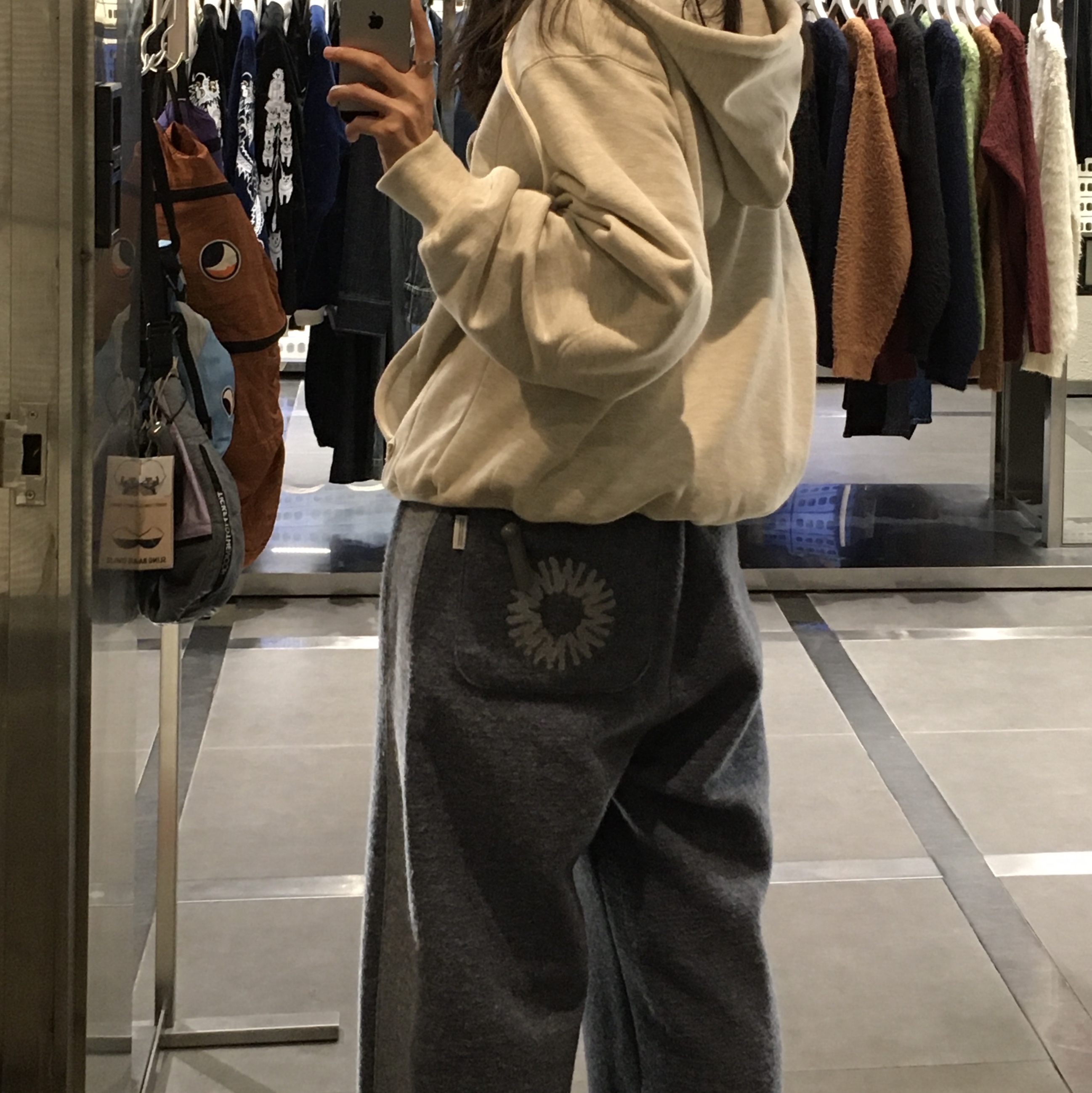 999Humanity EVD Hoodie 1% Melange Grey 착용 스타일
