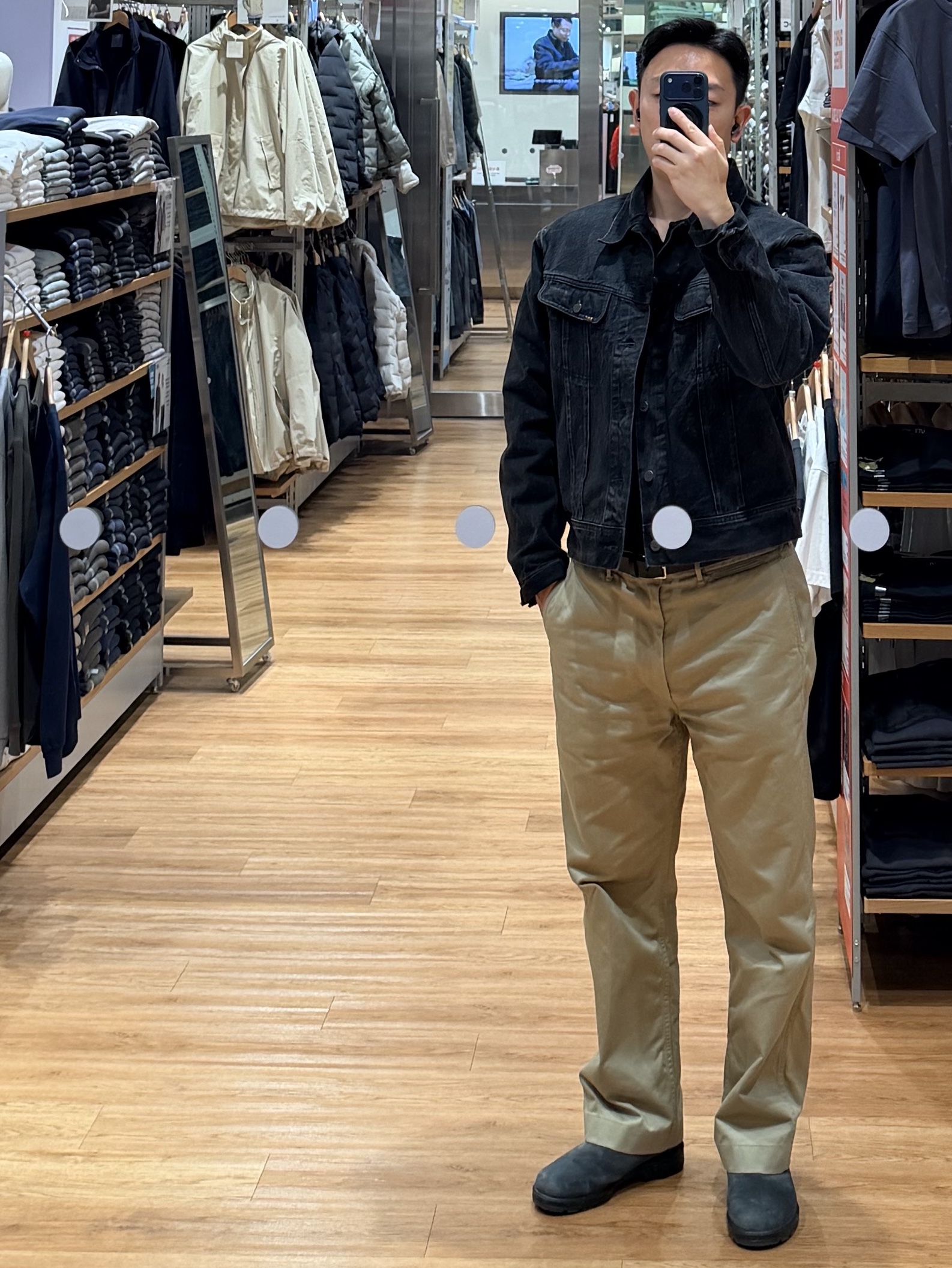 Double RL Denim Trucker Jacket Black, Buzz Rickson's Original Spec Chinos One Wash Khaki 착용 스타일