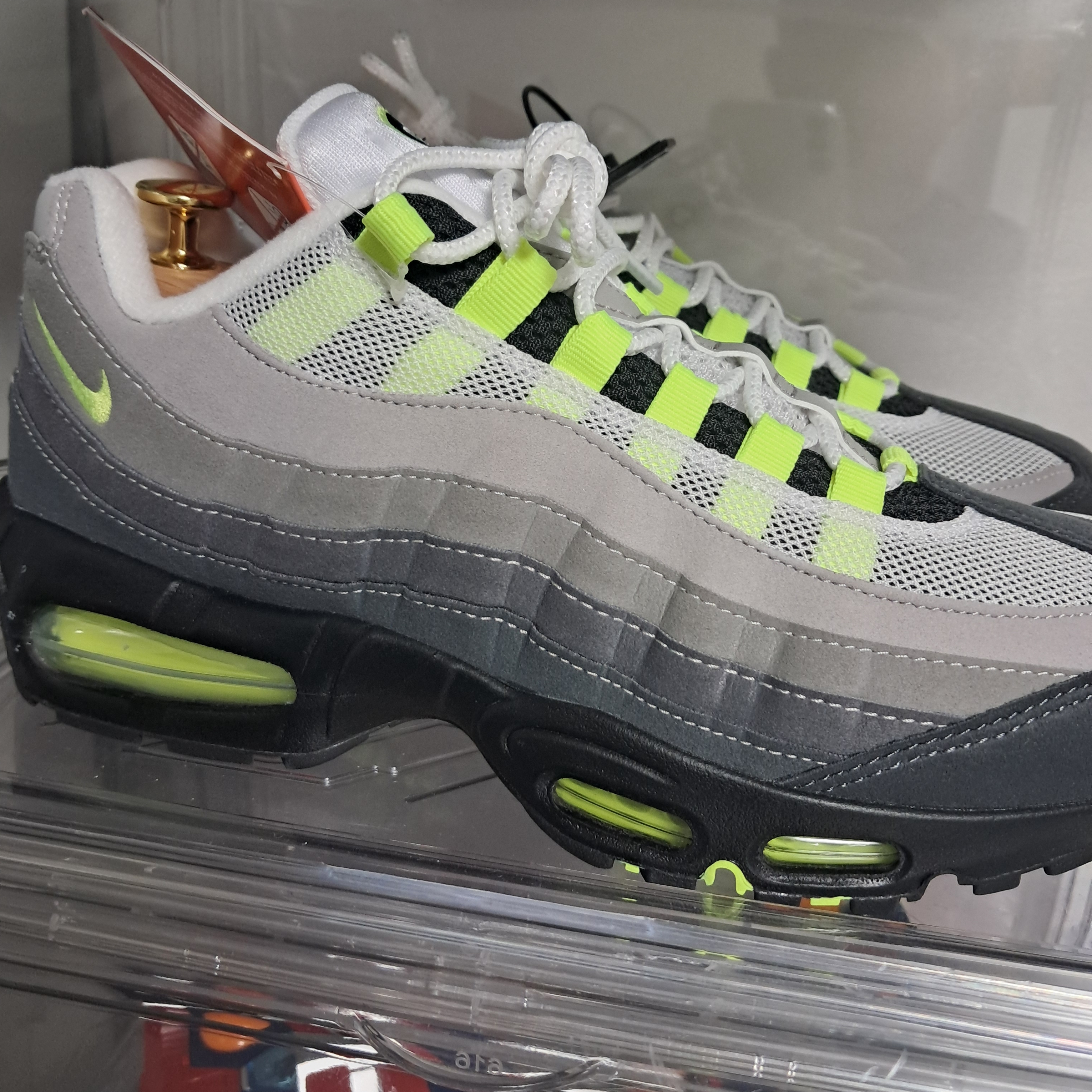 Nike Air Max 95 OG Neon 착용 스타일 - 3