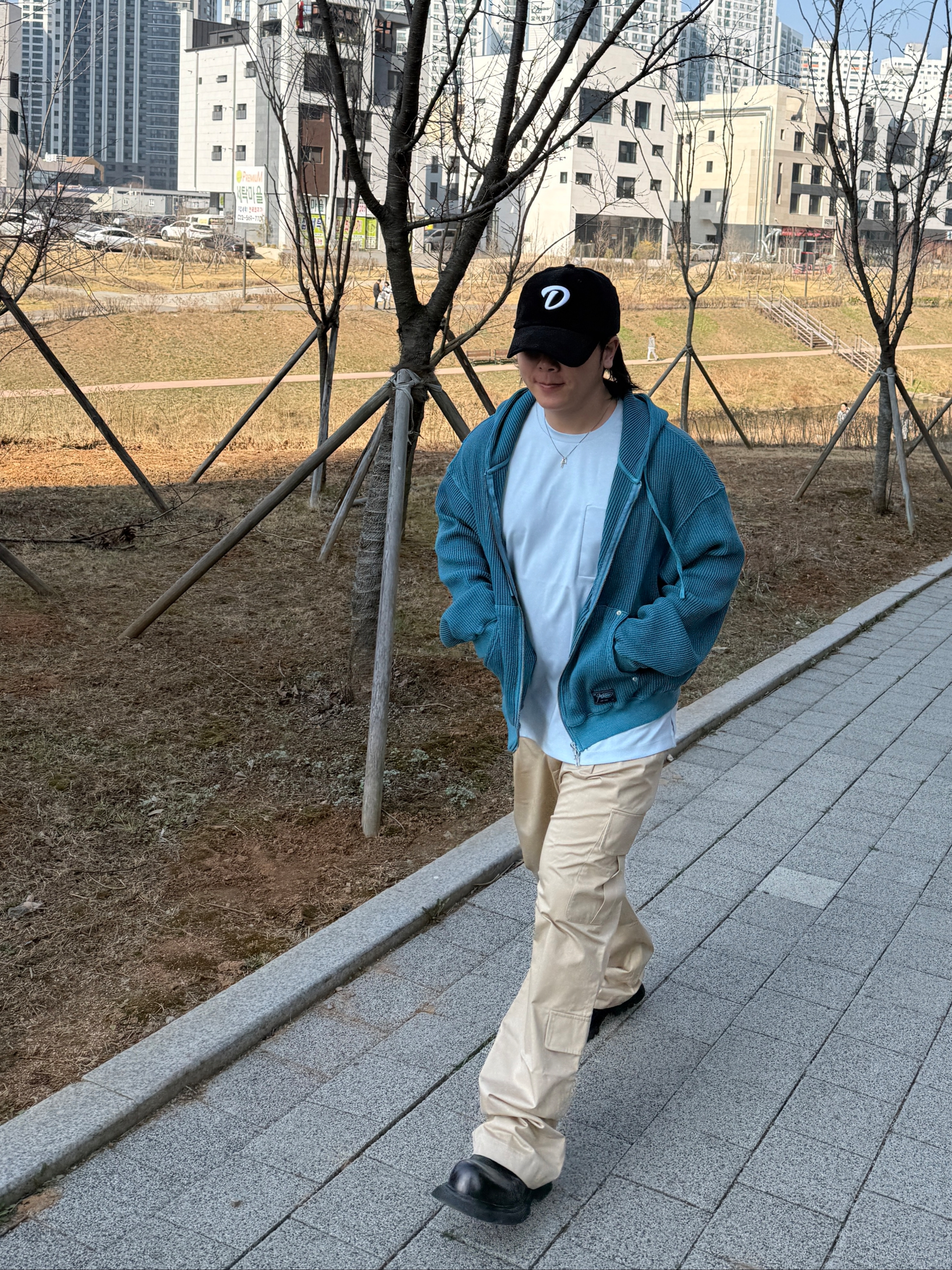 INSANE GARAGE Washed Waffle Hoodie_Teal 착용 스타일 - 1