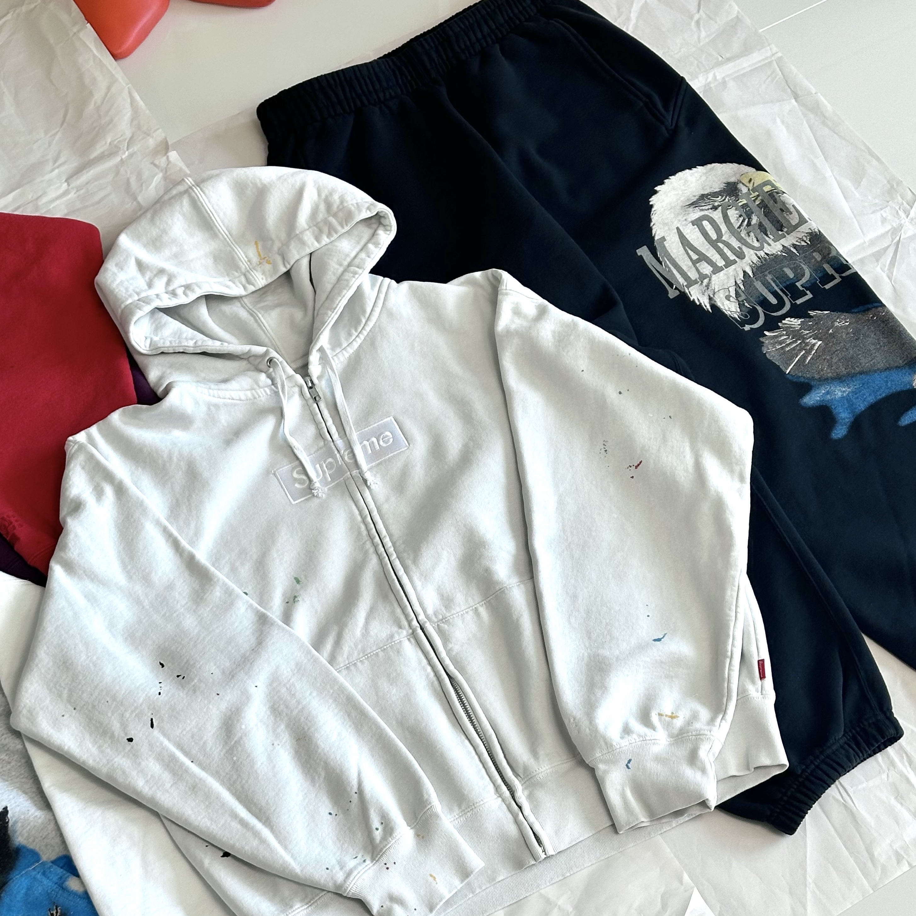 Supreme x MM6 Maison Margiela Box Logo Zip Up Hooded Sweatshirt White - 26SS, Supreme x MM6 Maison Margiela Eagle Zip Up Hooded Sweatshirt Ash Grey - 26SS ์ฐฉ์ฉ ์คํ์ผ - 3