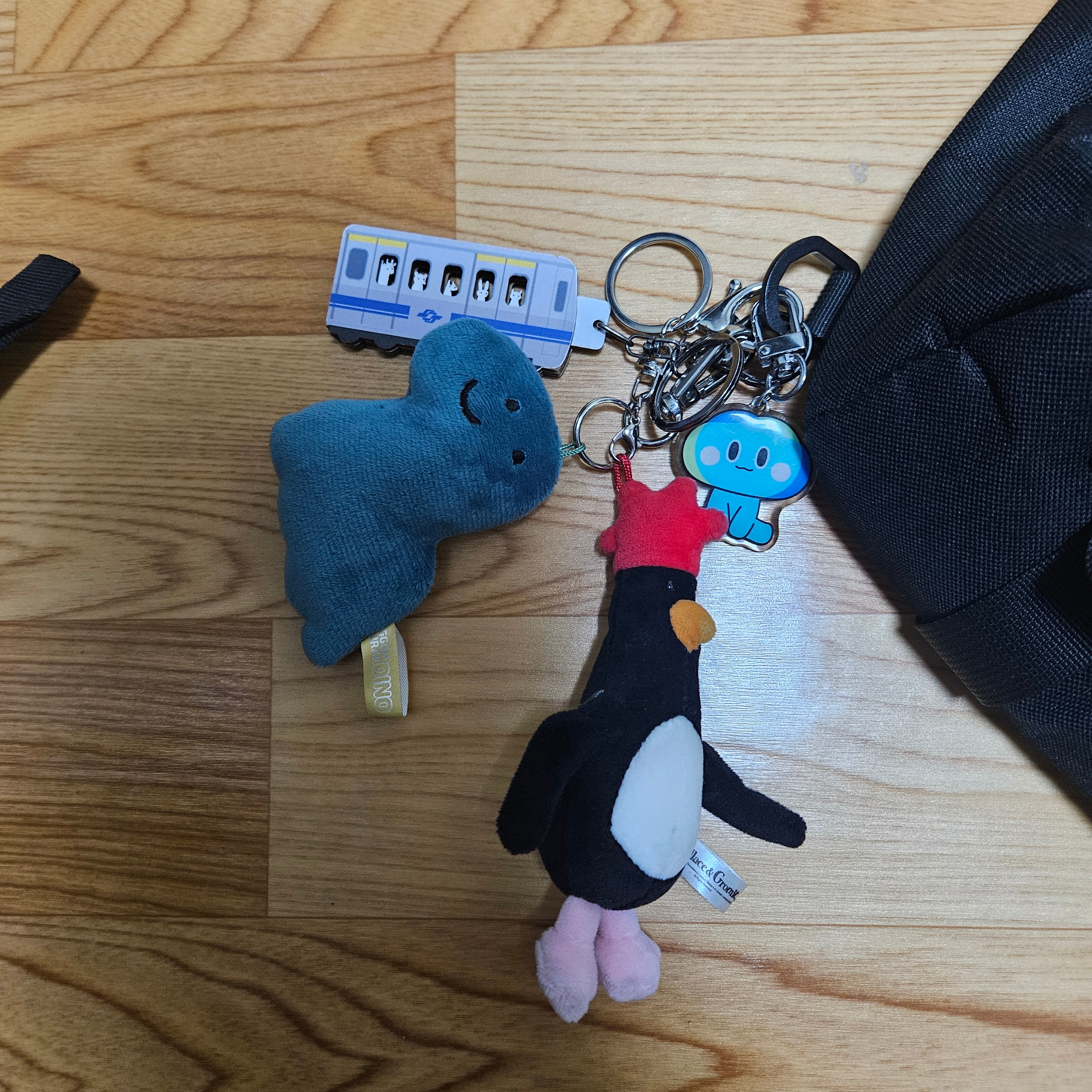 Many a Little Ggom Jirak Dino Key Ring Mascott Brachio 착용 스타일