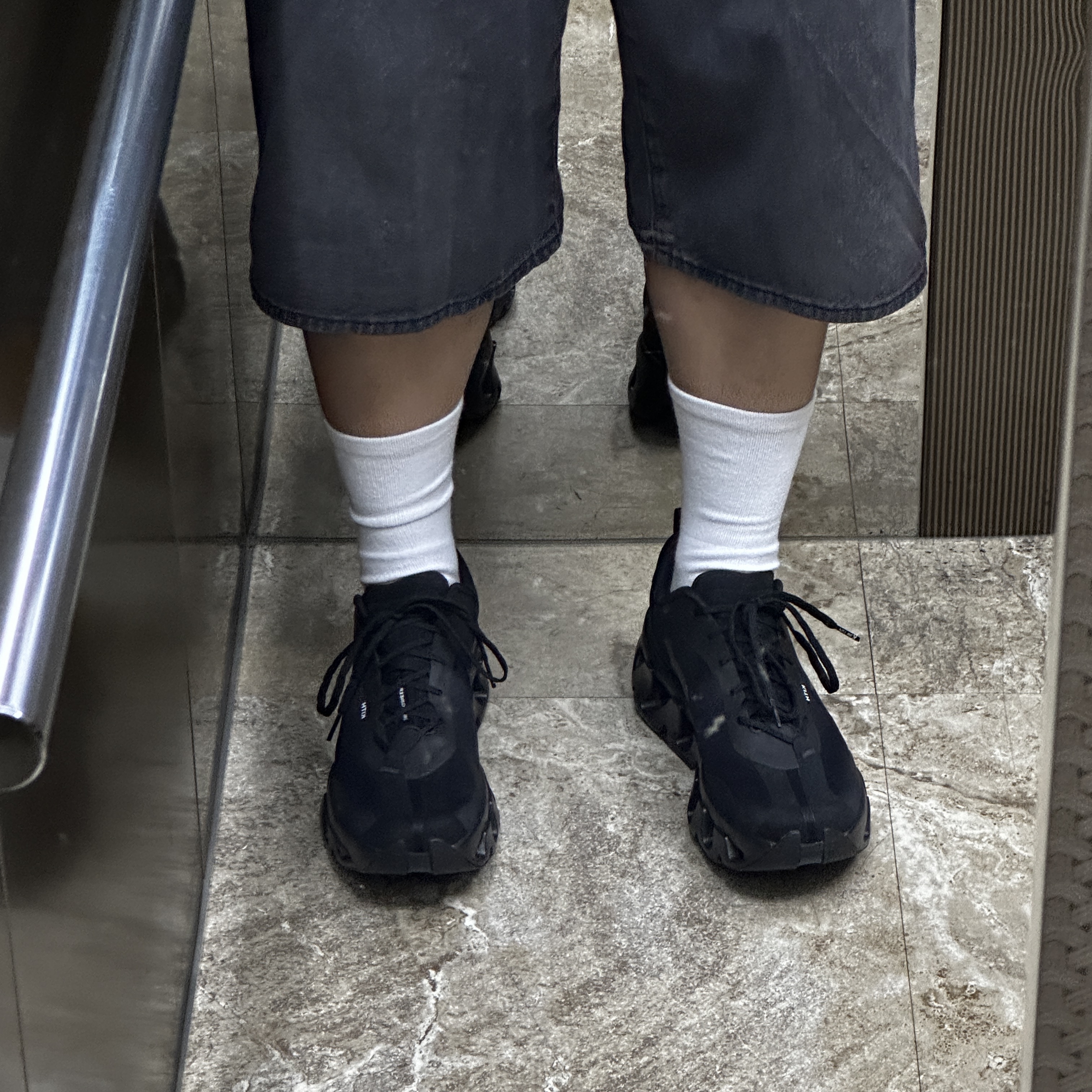 On Running x Kith K-Tech 1 Black 착용 스타일