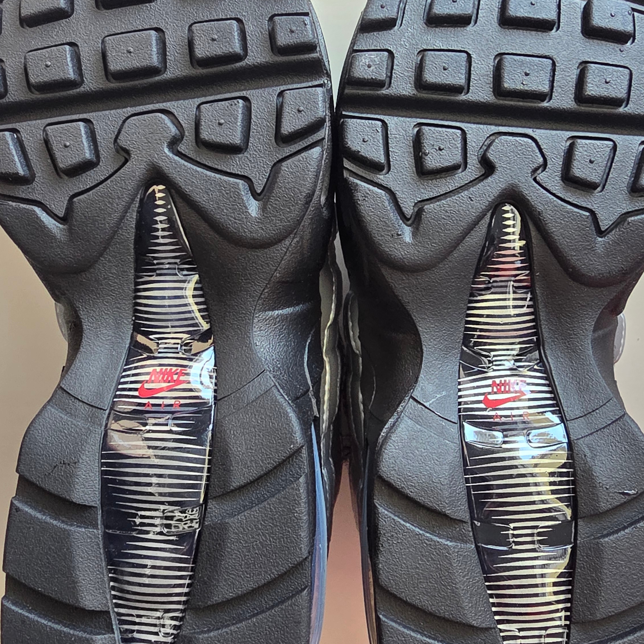 Nike Air Max 95 Big Bubble Total 90 Metallic Silver Black 착용 스타일 - 3