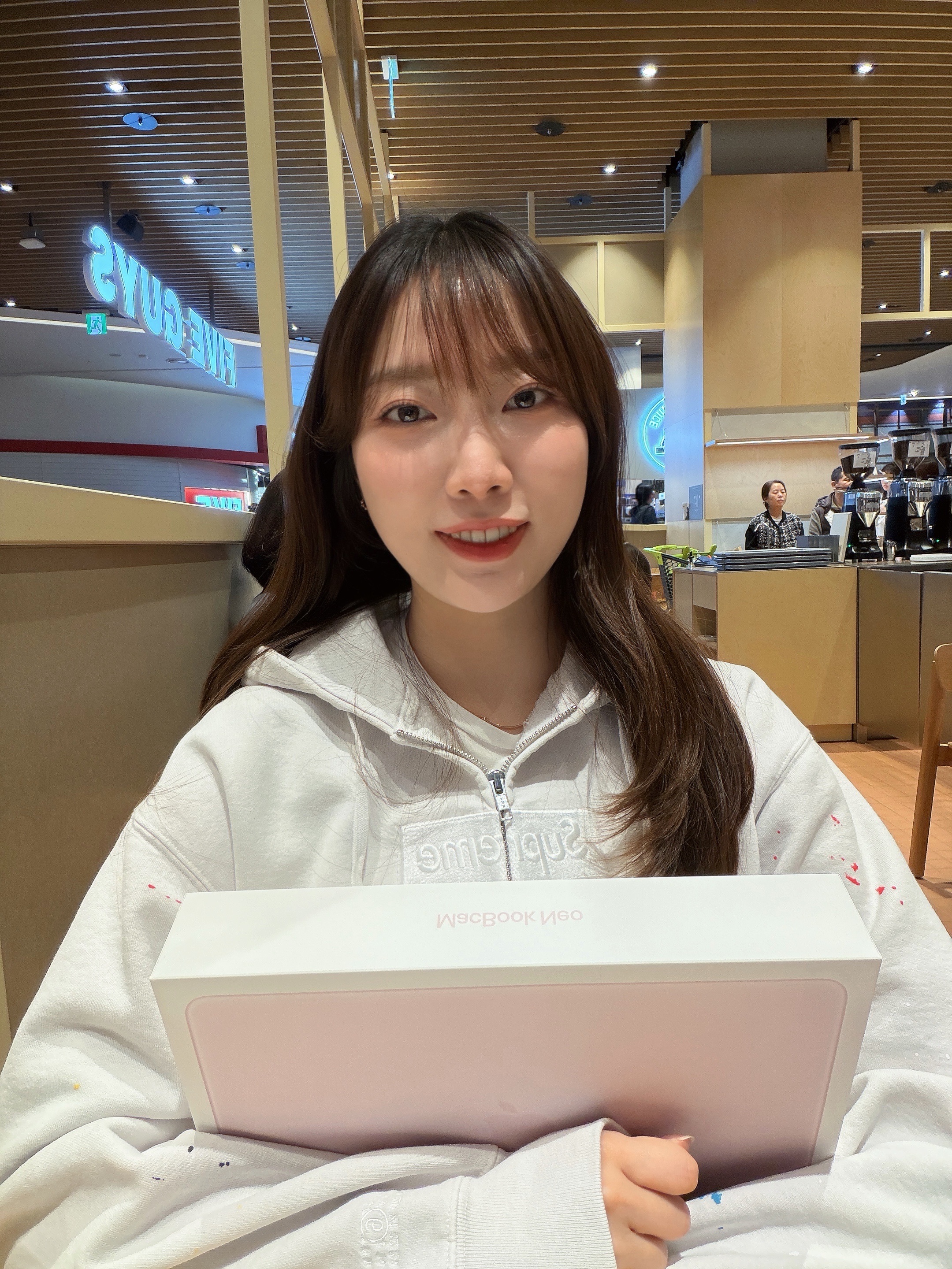Supreme x MM6 Maison Margiela Box Logo Zip Up Hooded Sweatshirt White - 26SS, Apple 2026 MacBook Neo A18 Pro 512GB SSD / 8GB RAM Blush (Korean Ver.) 착용 스타일