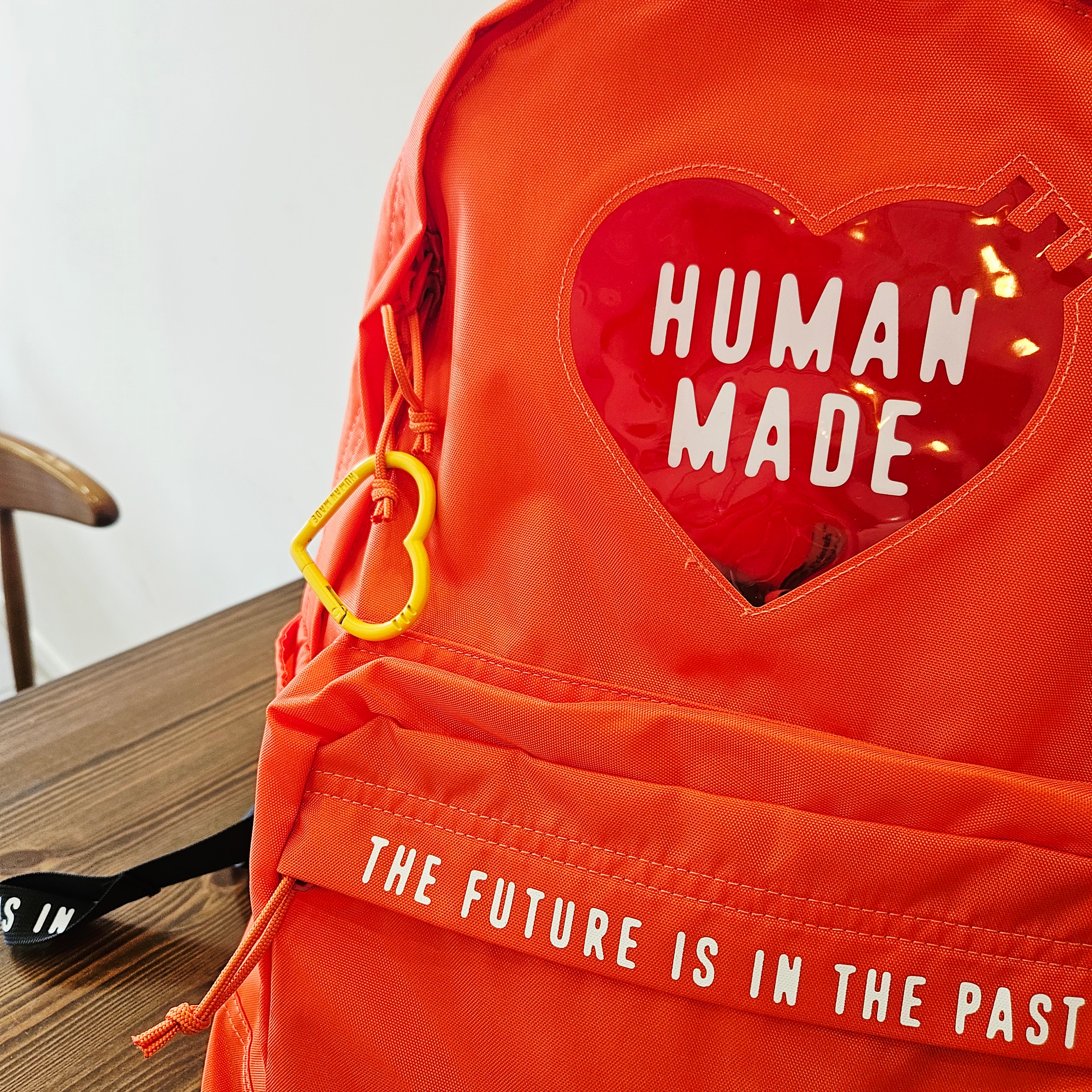 Human Made Backpack Orange, Human Made Heart Carabiner Yellow 착용 스타일 - 1