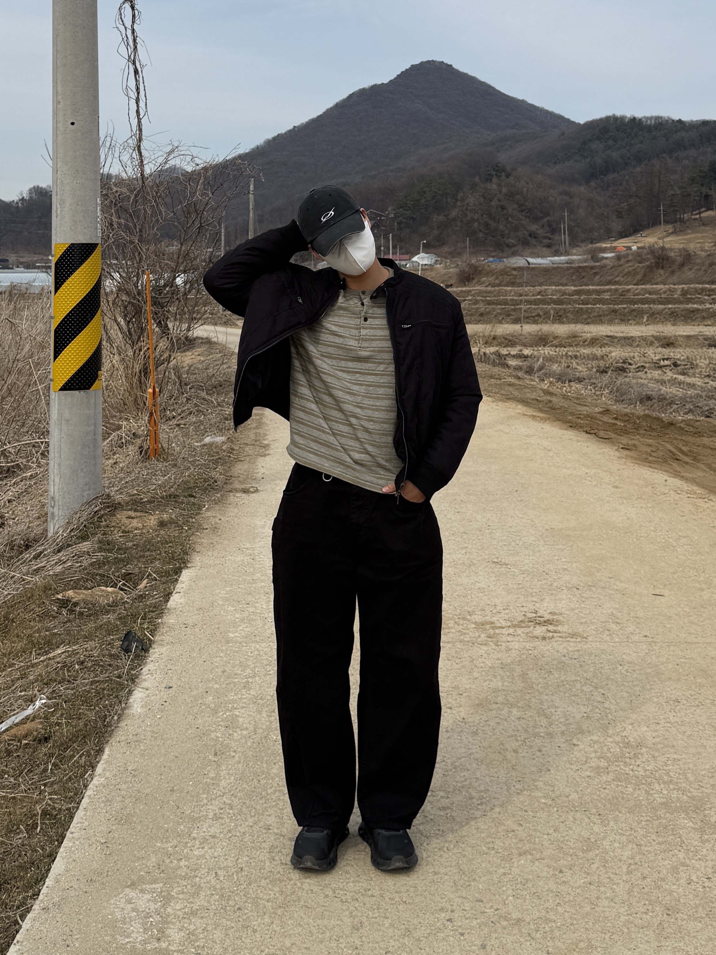 On Running x Post Archive Faction (Paf) Cloudmonster 2 Thorn Brown, On Running x Post Archive Faction (Paf) Cloudventure Peak All Black 착용 스타일 - 1