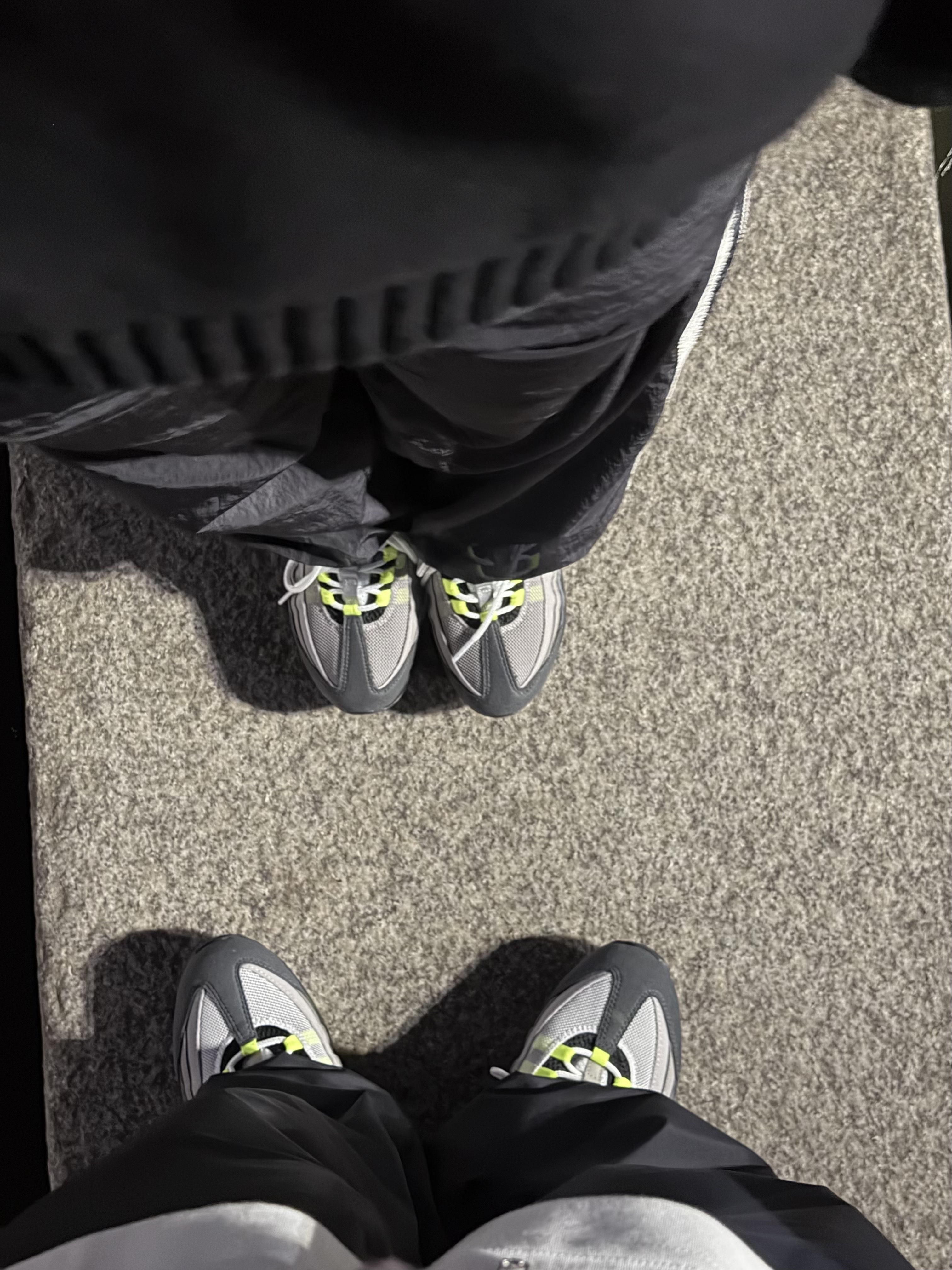 Oakley Valve Polished Black Frame Black Iridium Lenses High Bridge Fit, Project G/R Happiness Zip Hoodie Navy 착용 스타일 - 3