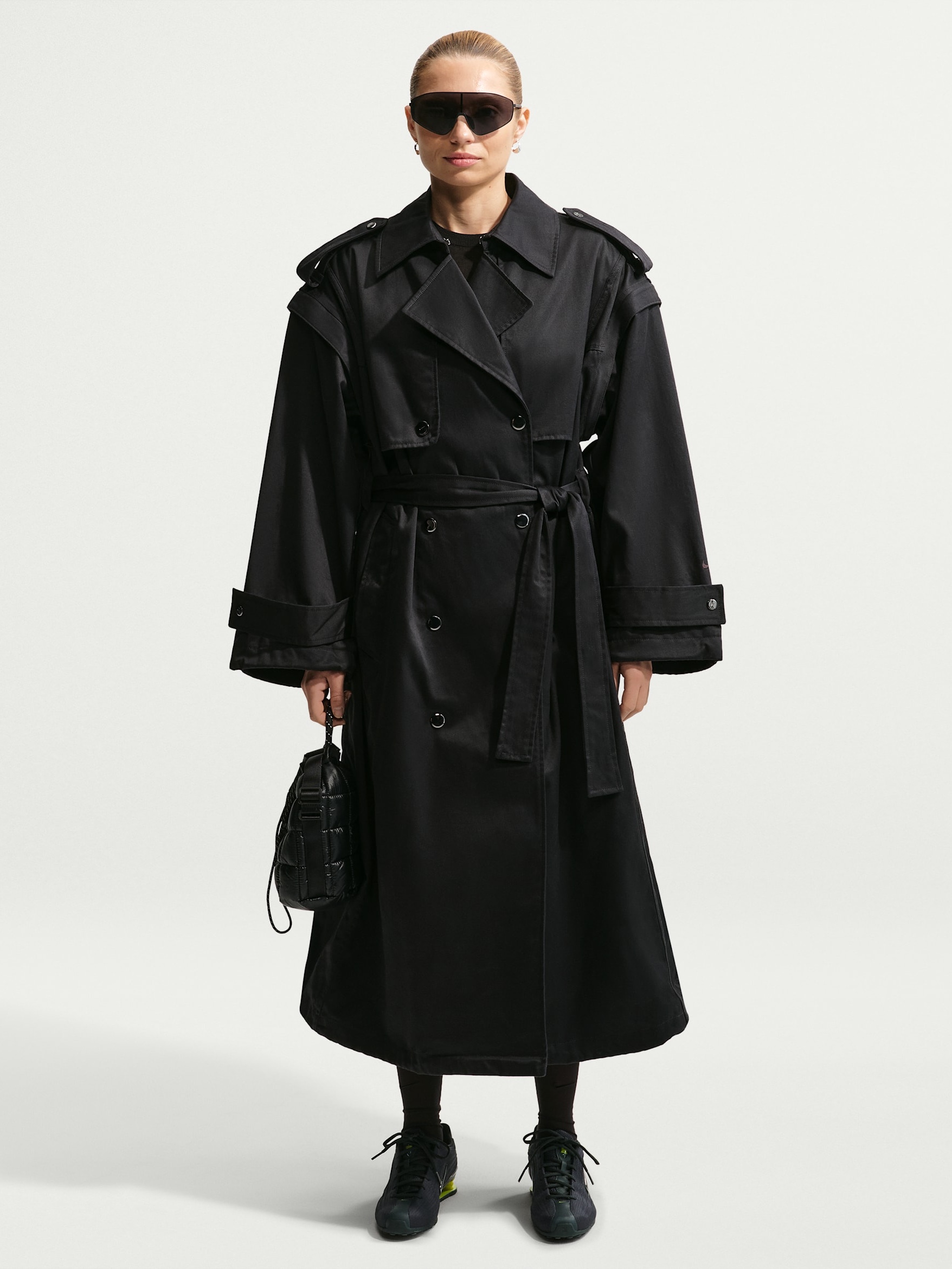 (W) Nike NSW Airreverent Trench Coat Black 착용 스타일