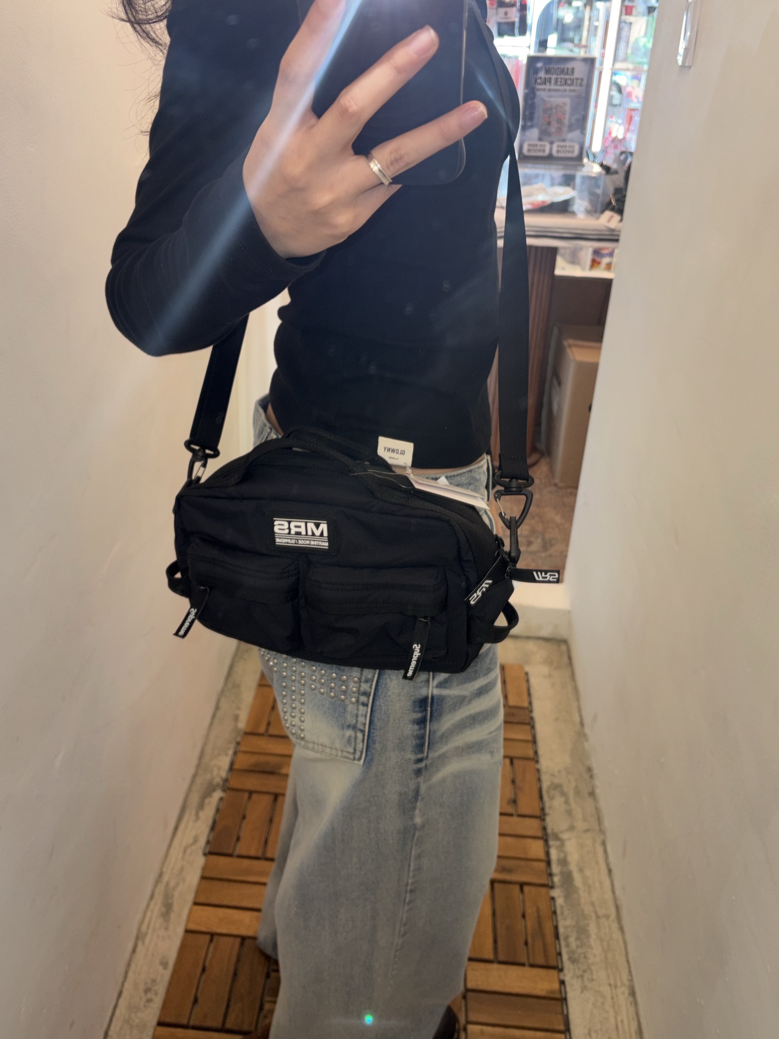 Supreme x Martine Rose Mini Duffle Bag Black - 24FW 착용 스타일 - 2