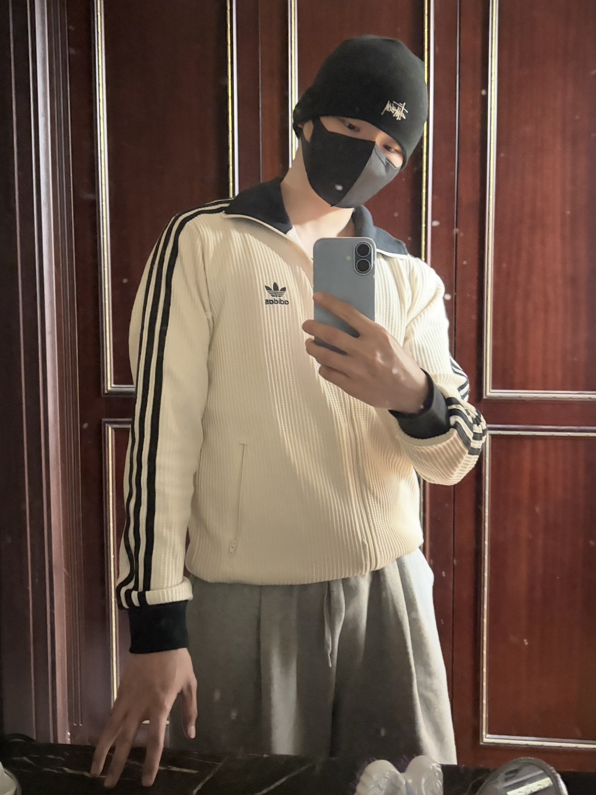 Adidas Waffle Beckenbauer Track Top Wonder White - KR Sizing, Stussy Basic Skullcap Beanie Black 착용 스타일