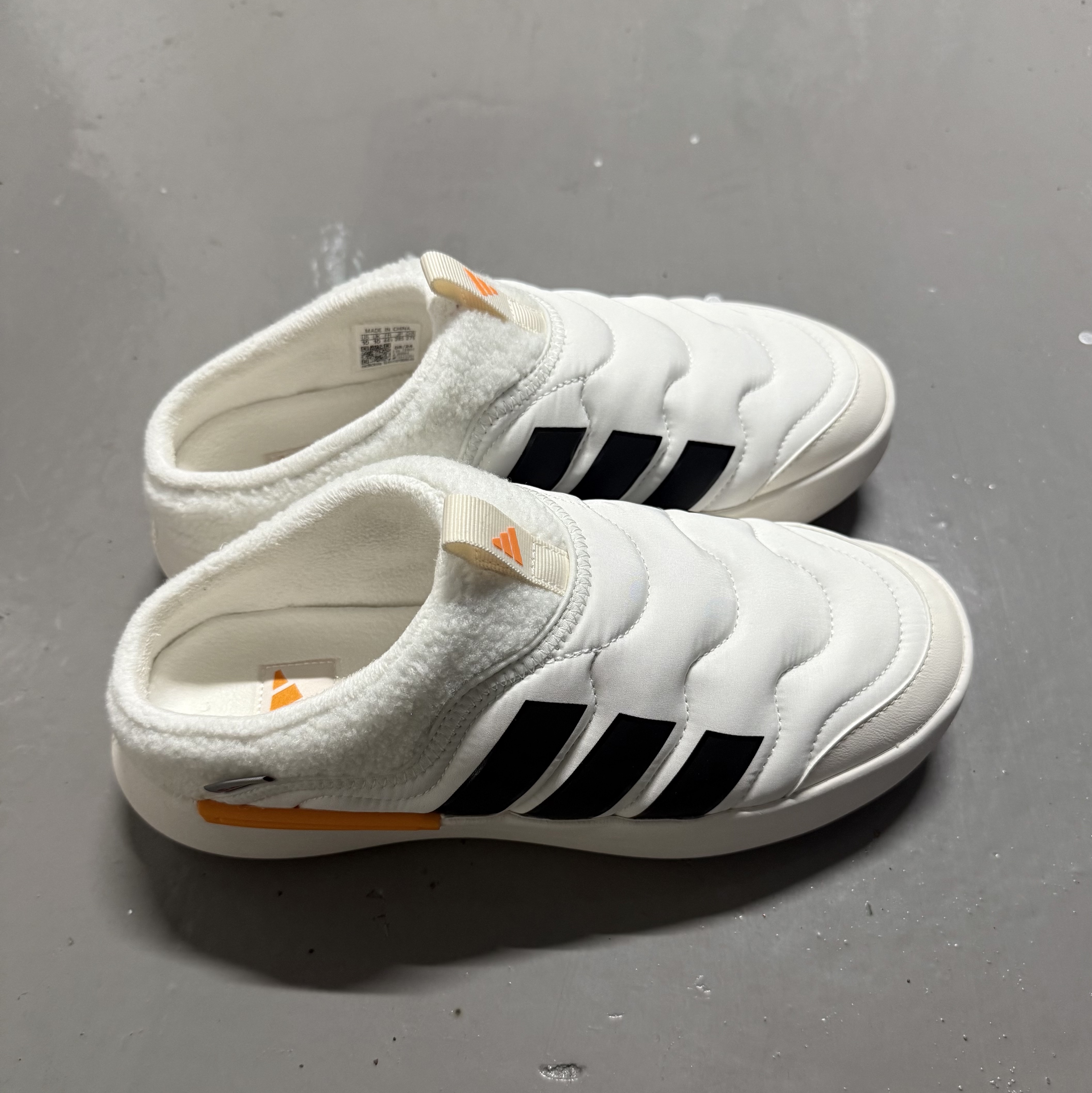 Adidas Adipuff Mule Cloud White Off White 착용 스타일