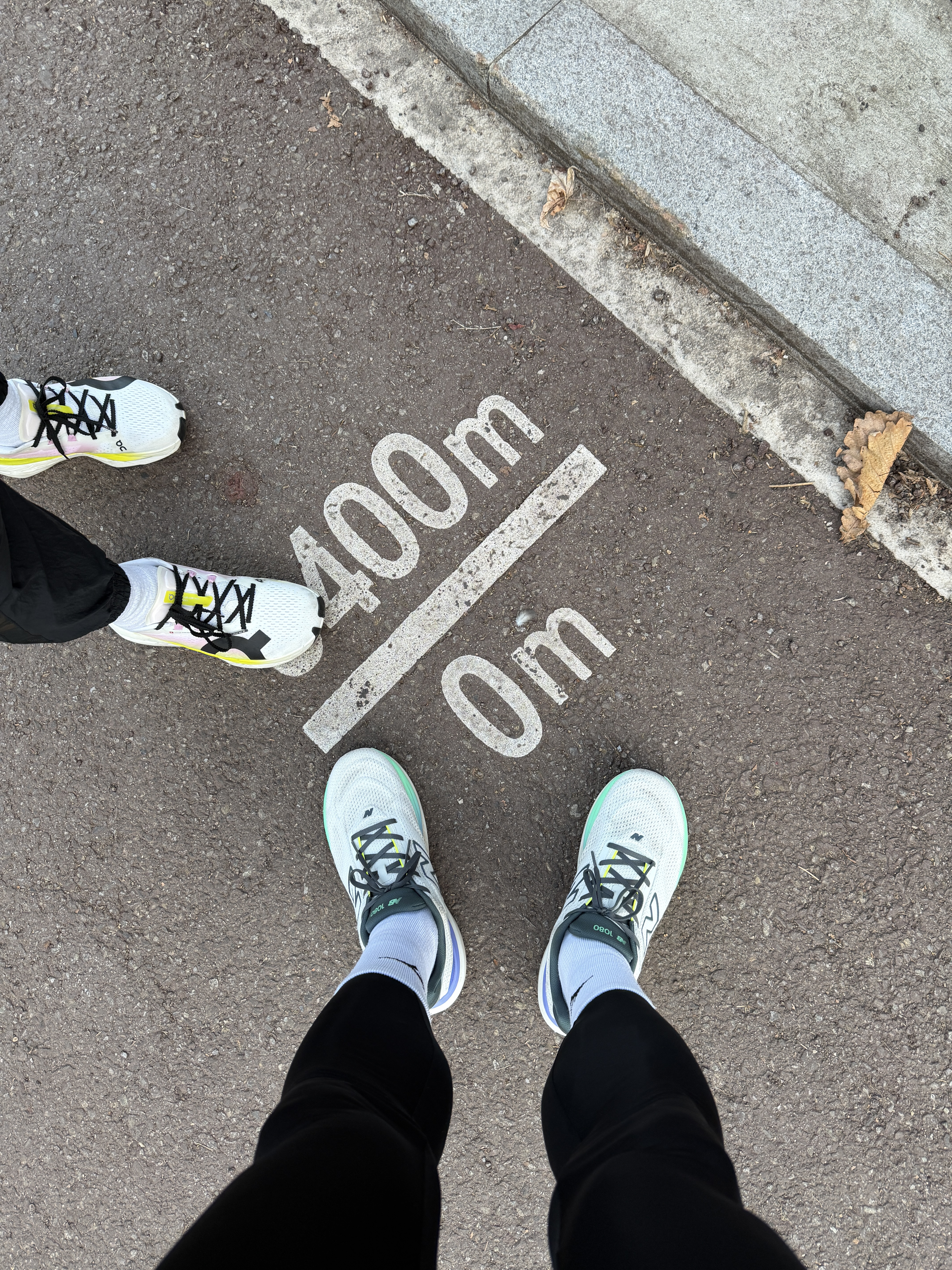 On Running Cloudboom Max Lime Raspberry, New Balance 1080v15 Reflection Graphite  - 2E Wide 착용 스타일
