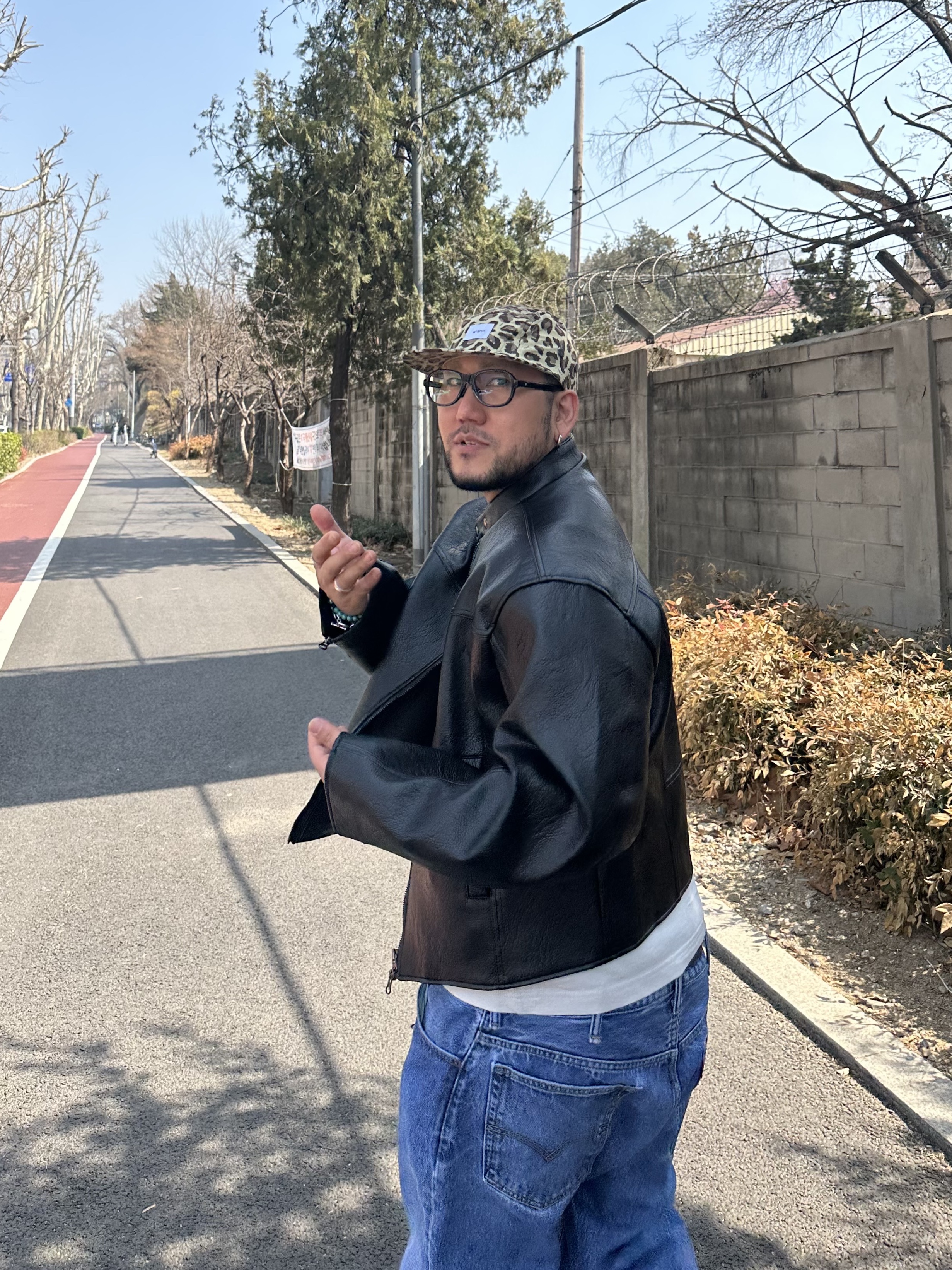 Maison Mihara Yasuhiro Peterson OG Sole Canvas Low Sneakers Black, Supreme Ripstop Keychain Orange - 24SS 착용 스타일 - 7