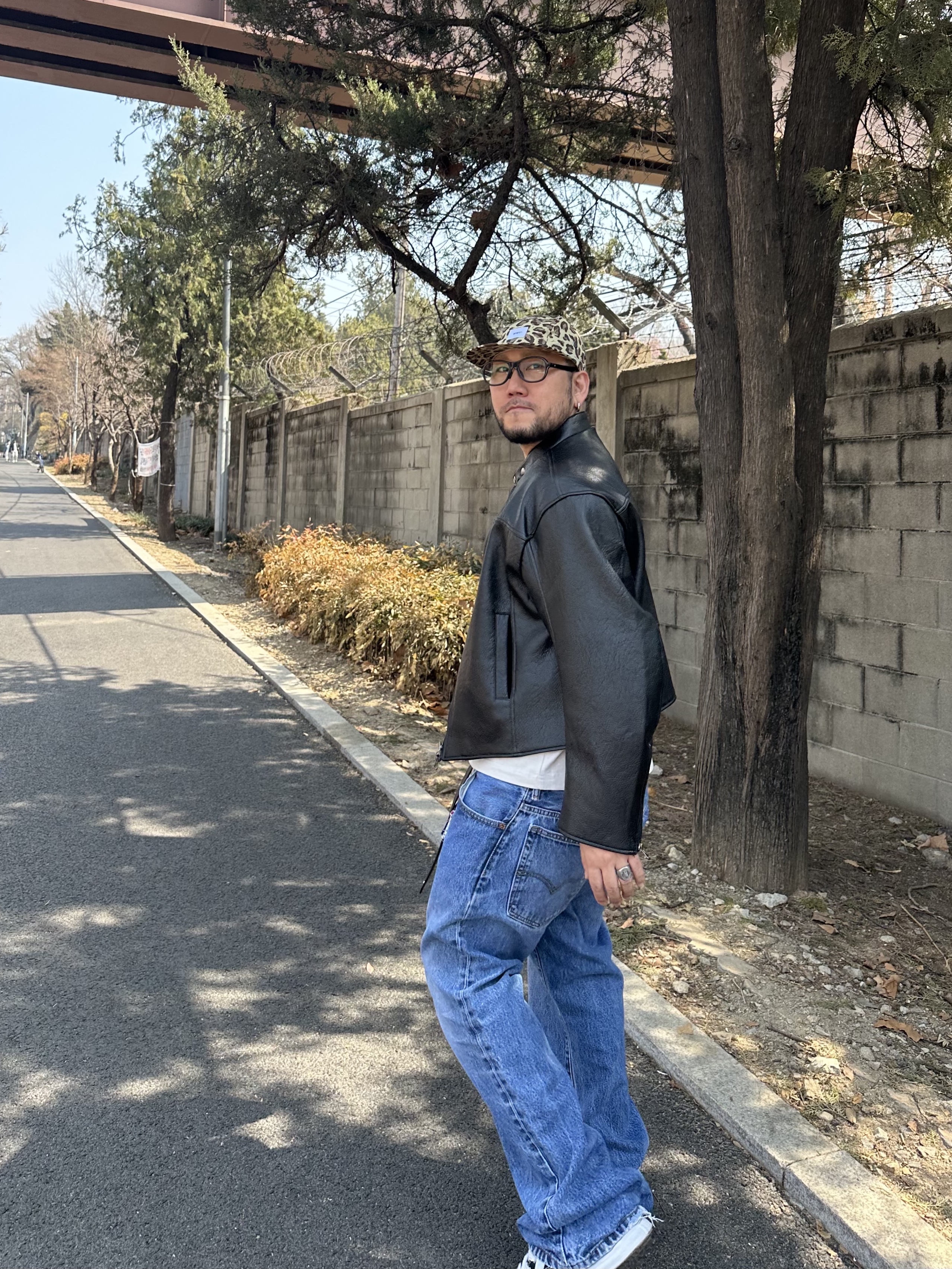 Maison Mihara Yasuhiro Peterson OG Sole Canvas Low Sneakers Black, Supreme Ripstop Keychain Orange - 24SS 착용 스타일 - 9