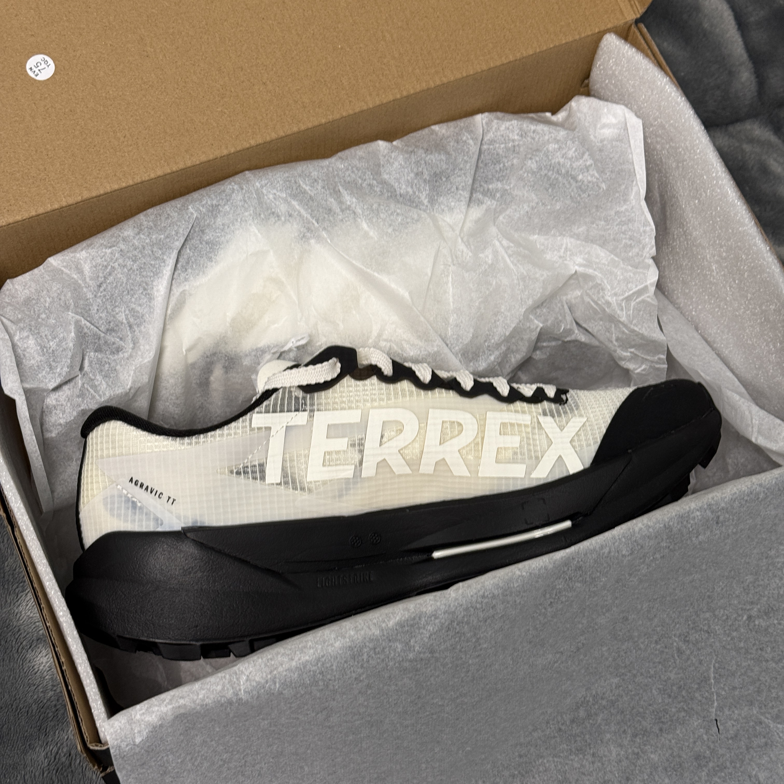 Adidas x Billy’s Terrex Agravic TT Off White 착용 스타일 - 4