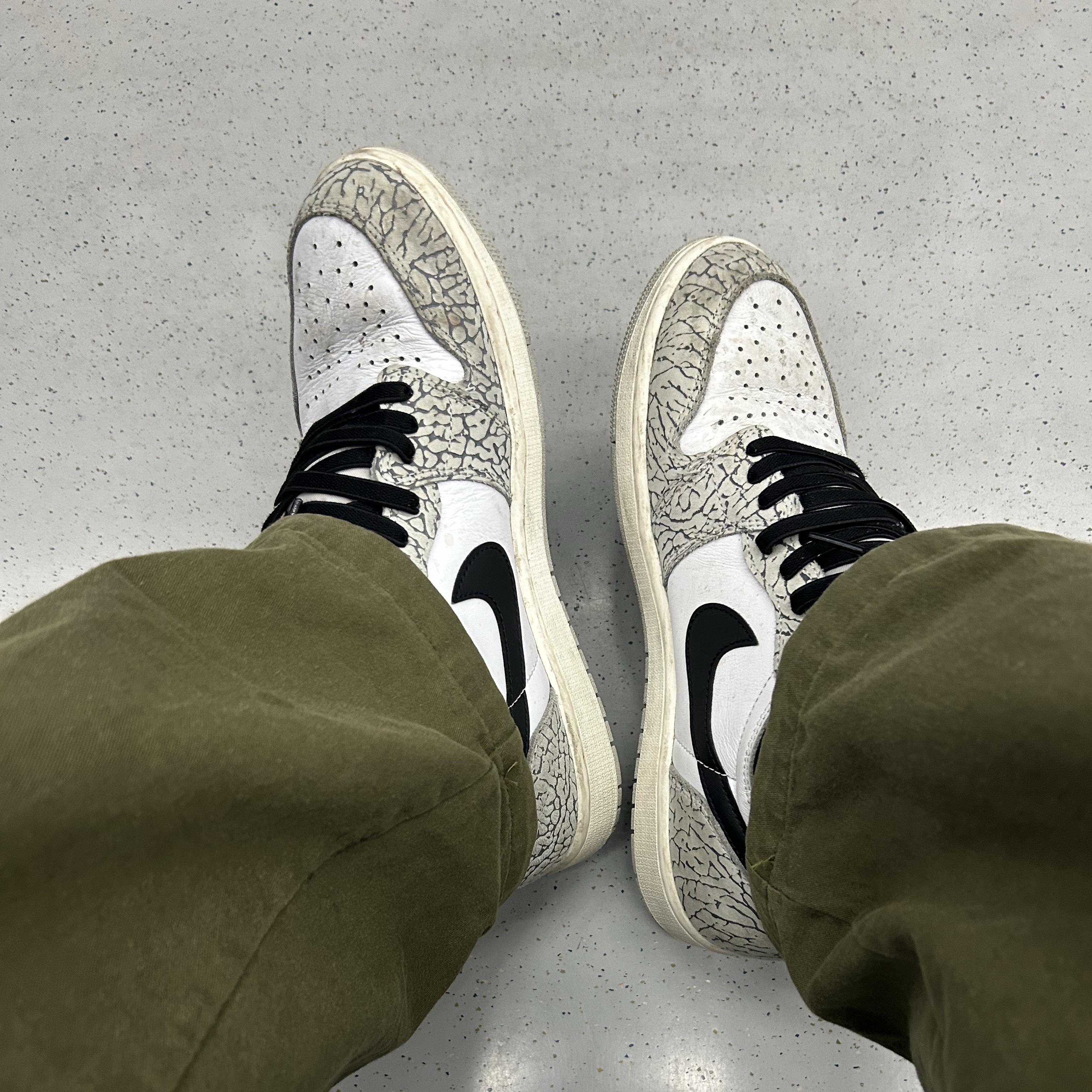 Jordan 1 Retro High OG White Cement 착용 스타일