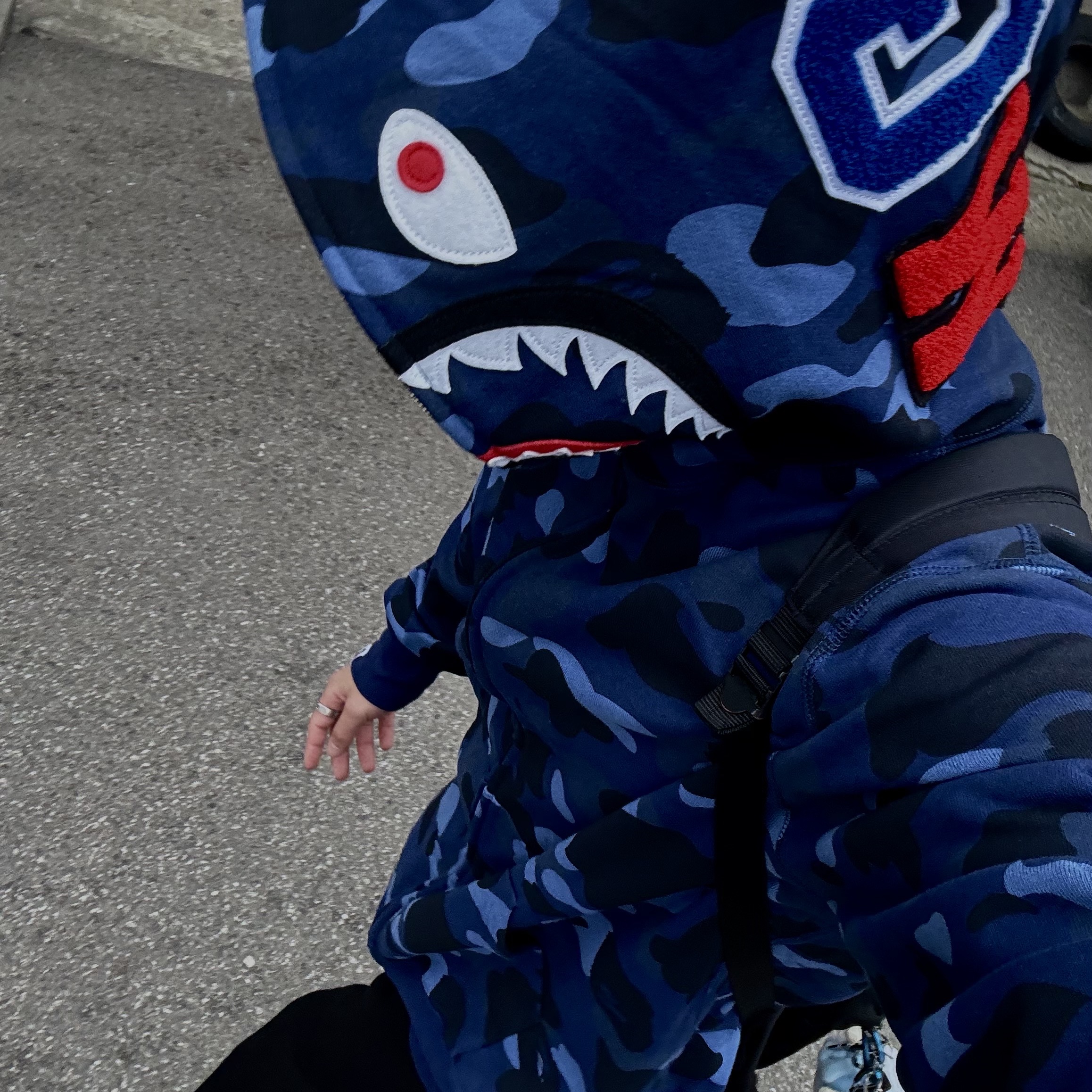 BAPE Color Camo Shark Full Zip Hoodie Navy 착용 스타일