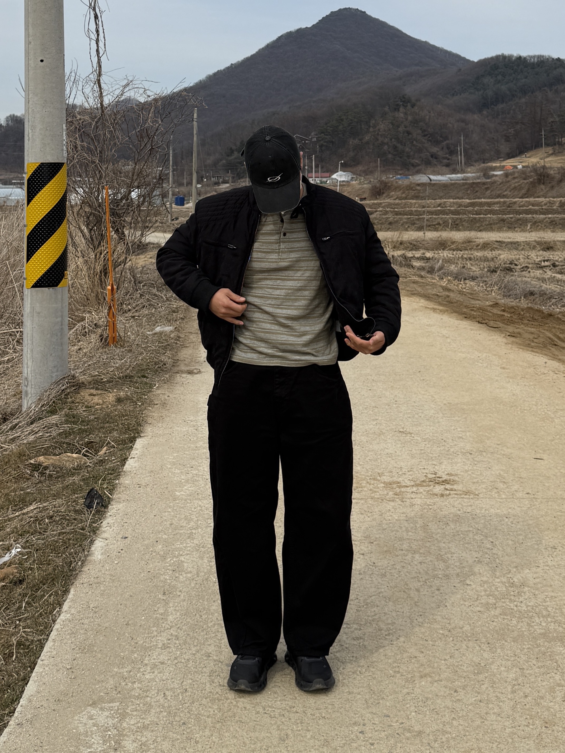 On Running x Post Archive Faction (Paf) Cloudmonster 2 Thorn Brown, On Running x Post Archive Faction (Paf) Cloudventure Peak All Black 착용 스타일 - 4