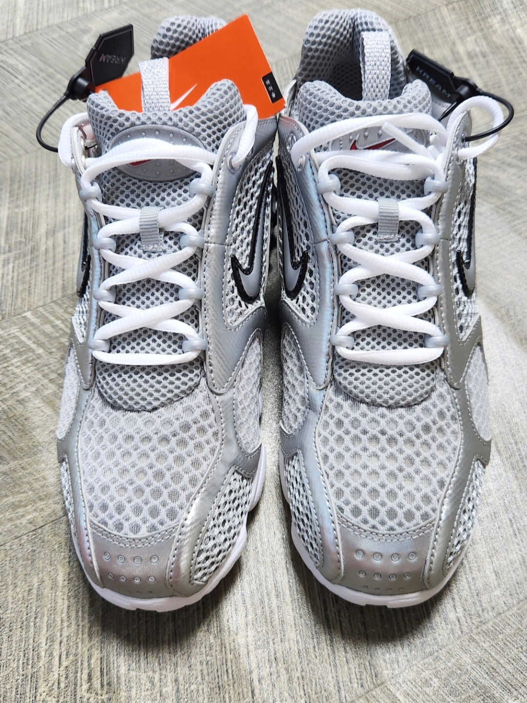Nike Air Zoom Spiridon Cage 2 Metallic Silver 착용 스타일 - 1