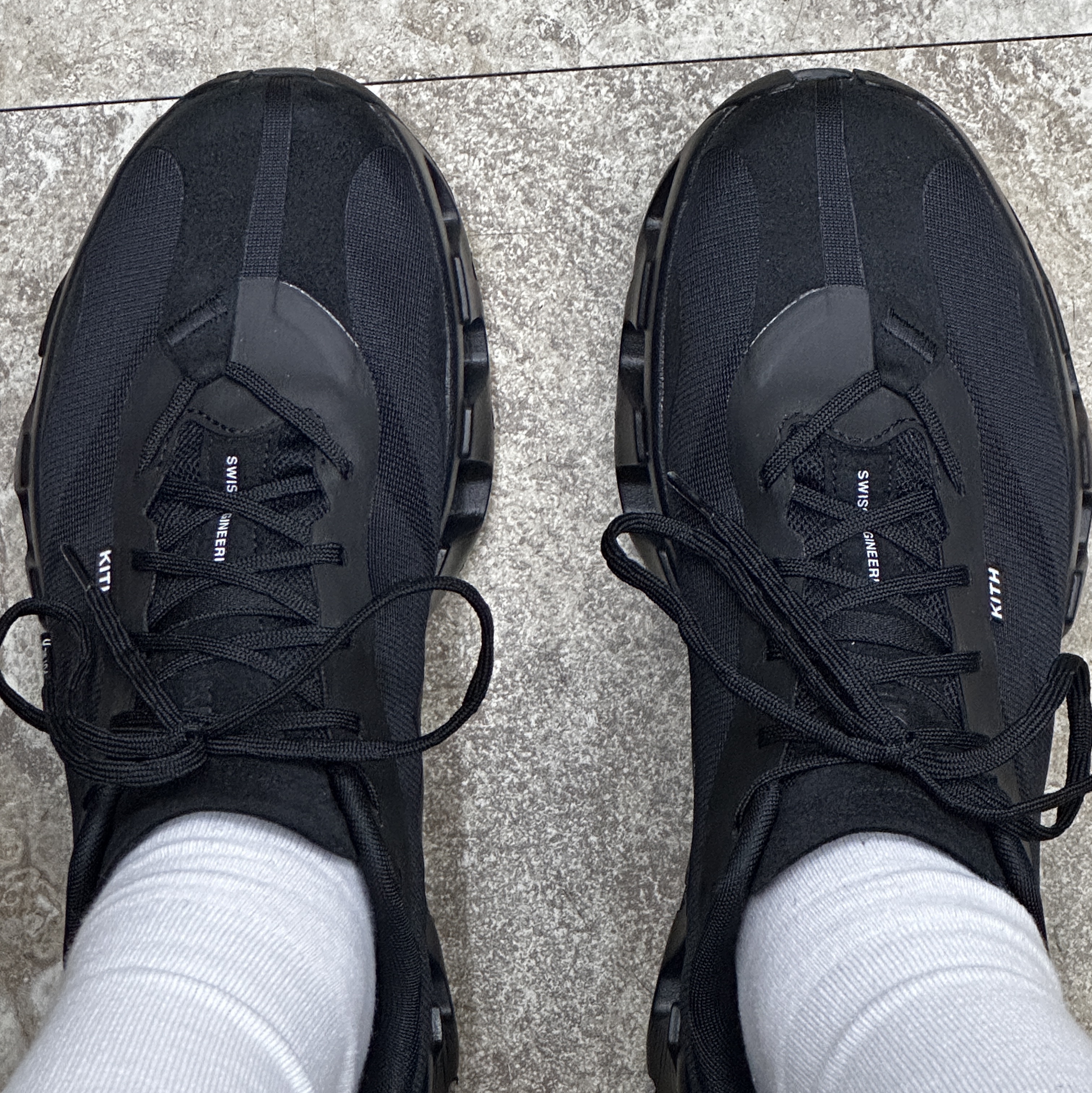 On Running x Kith K-Tech 1 Black 착용 스타일