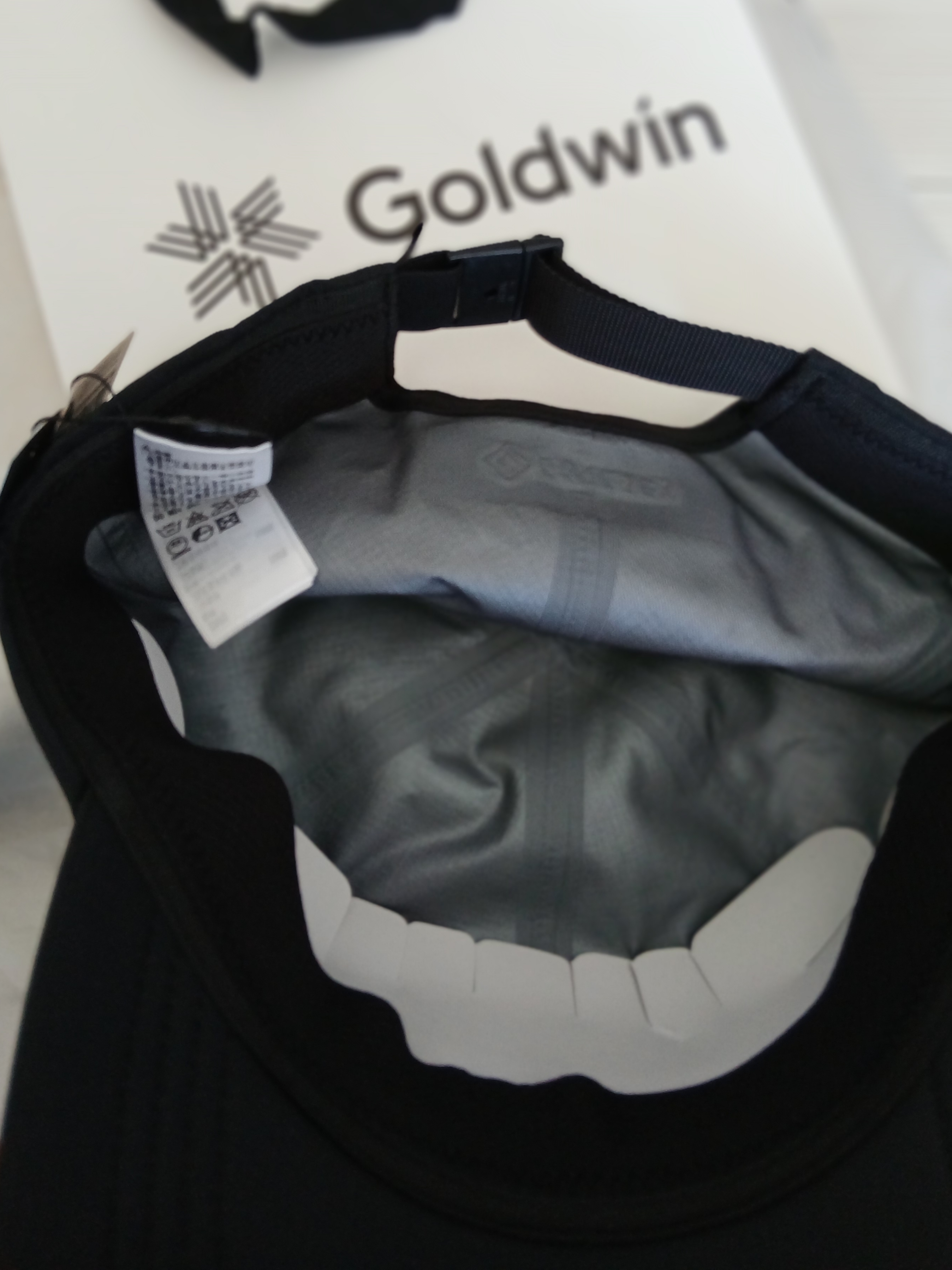 Goldwin Gore-Tex 3L Cap Black 착용 스타일 - 5