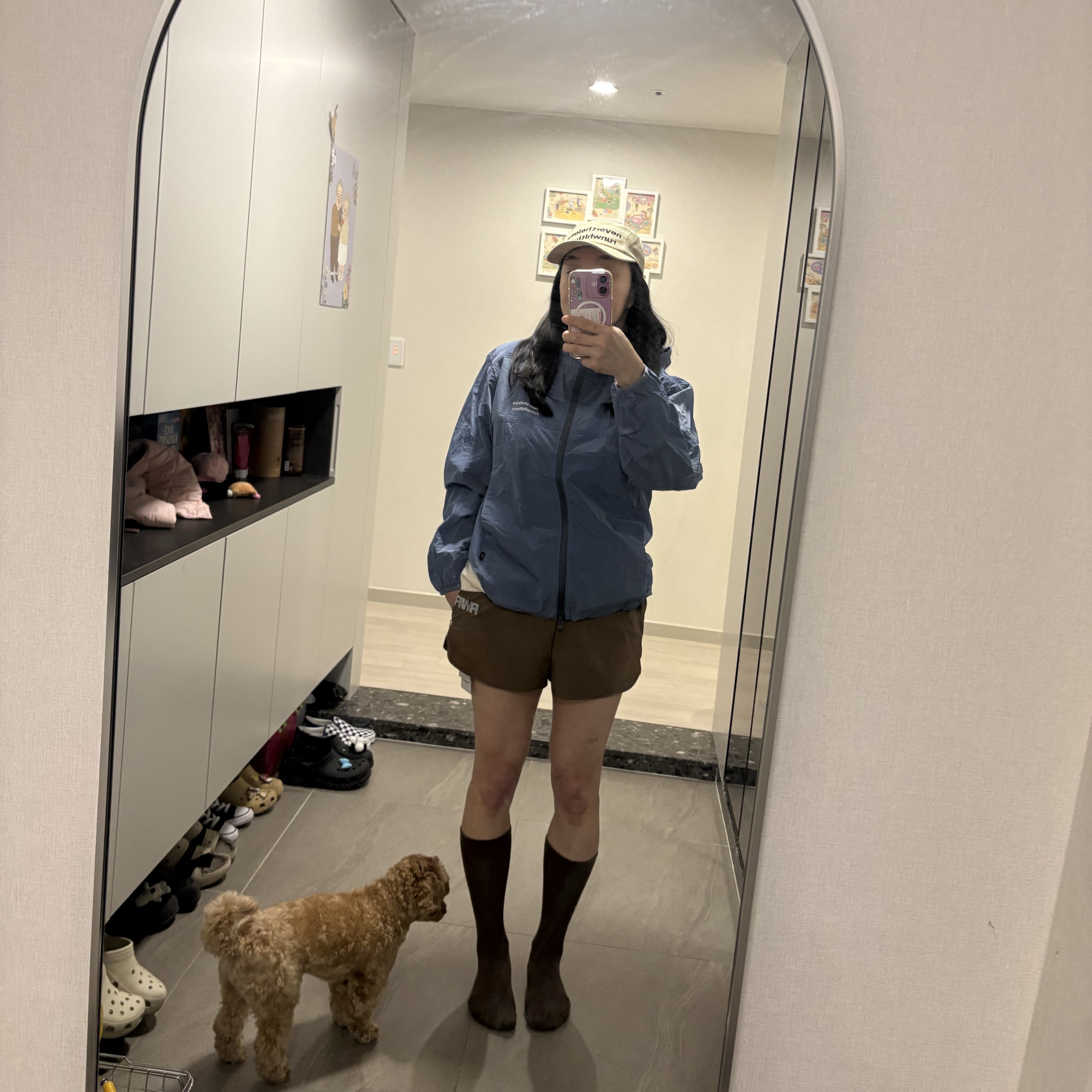 [KREAM 단독] runwhither Windbreaker Jacket V2 Blue, [KREAM 단독] runwhither Mesh Cap Beige 착용 스타일
