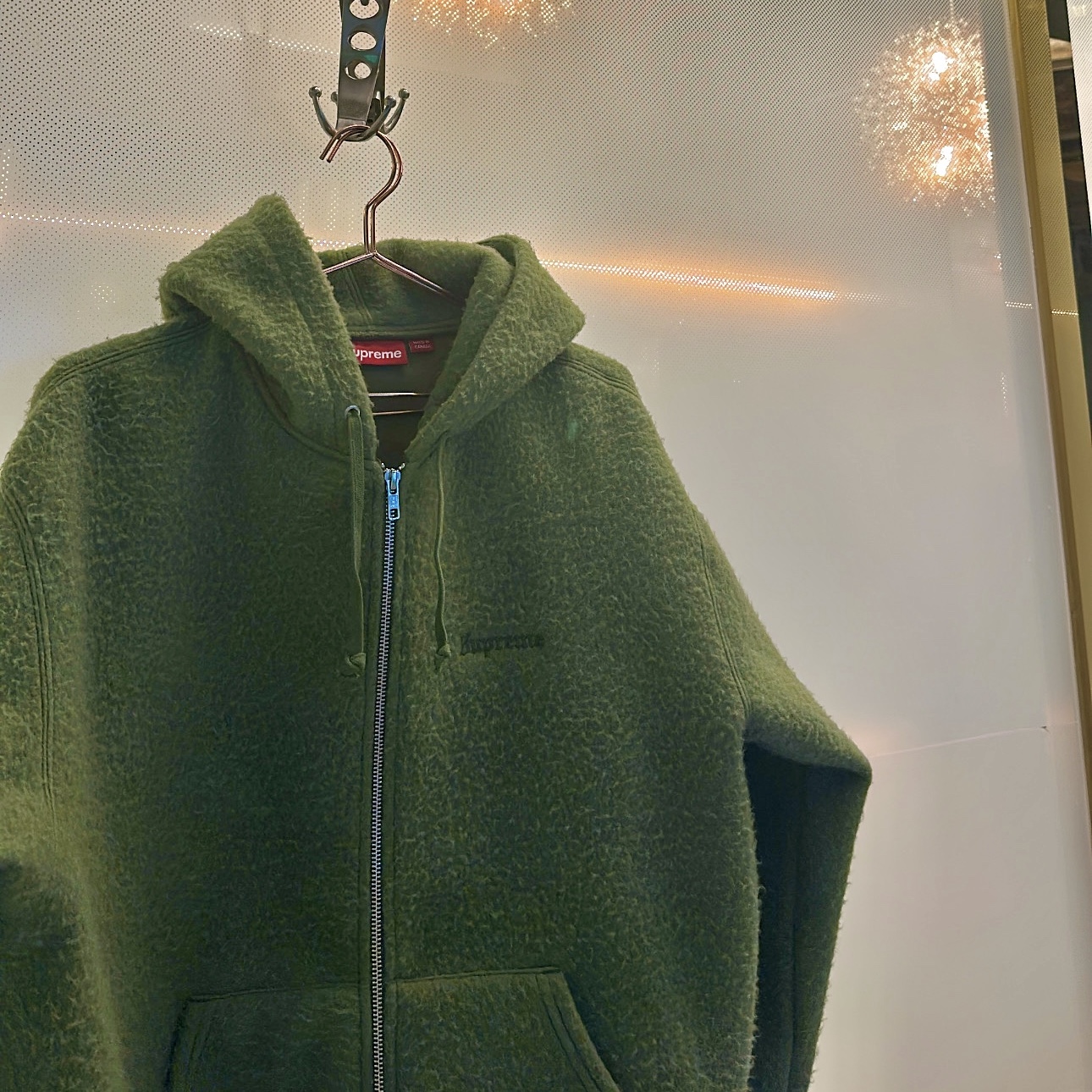 Supreme Pilled Zip Up Hooded Sweatshirt Olive - 24FW 착용 스타일