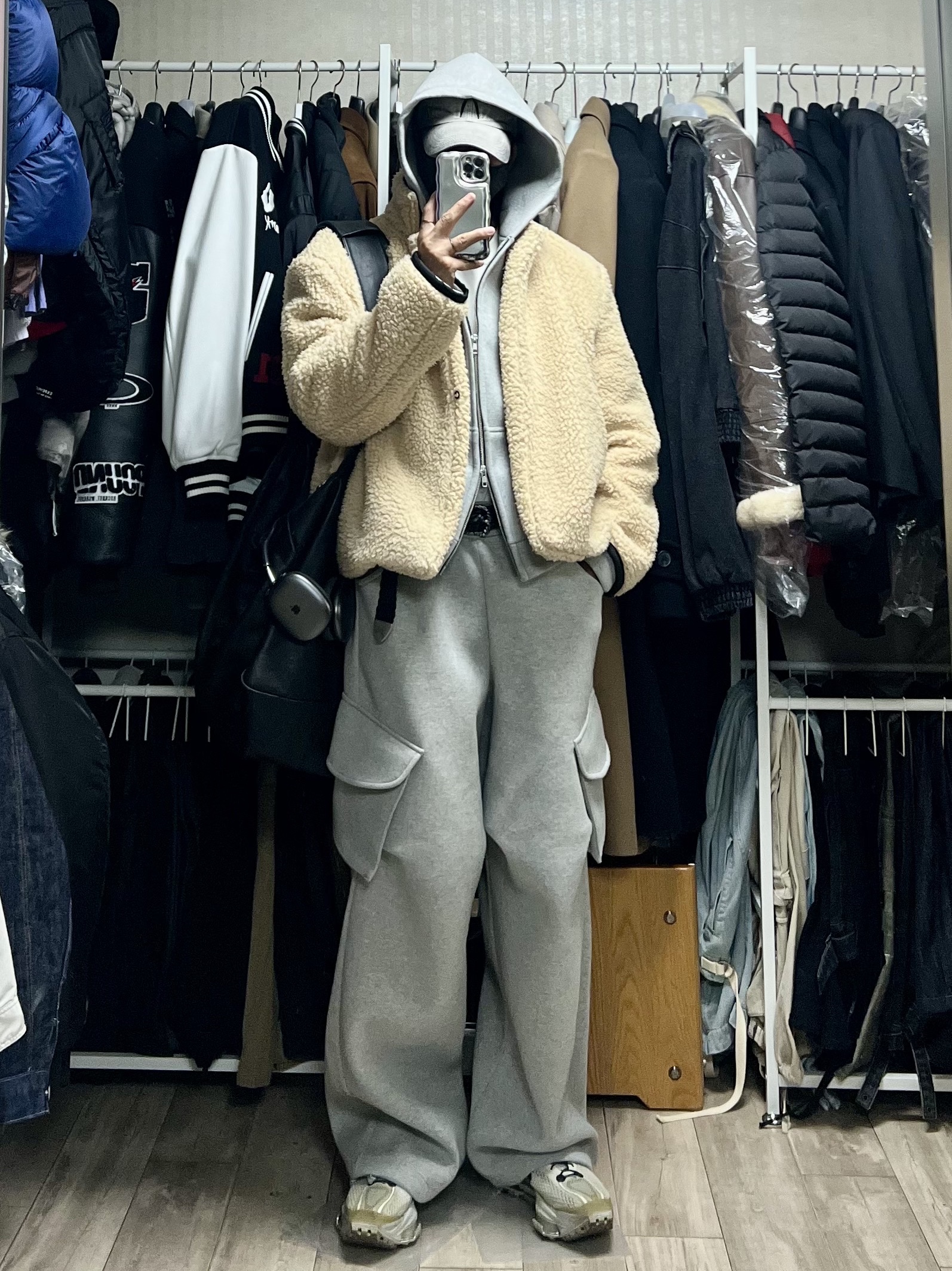 Nike x Matthew M Williams Zoom 004 Stone, MJD X KOIN SEOUL Wide Cargo Sweat Pants 착용 스타일
