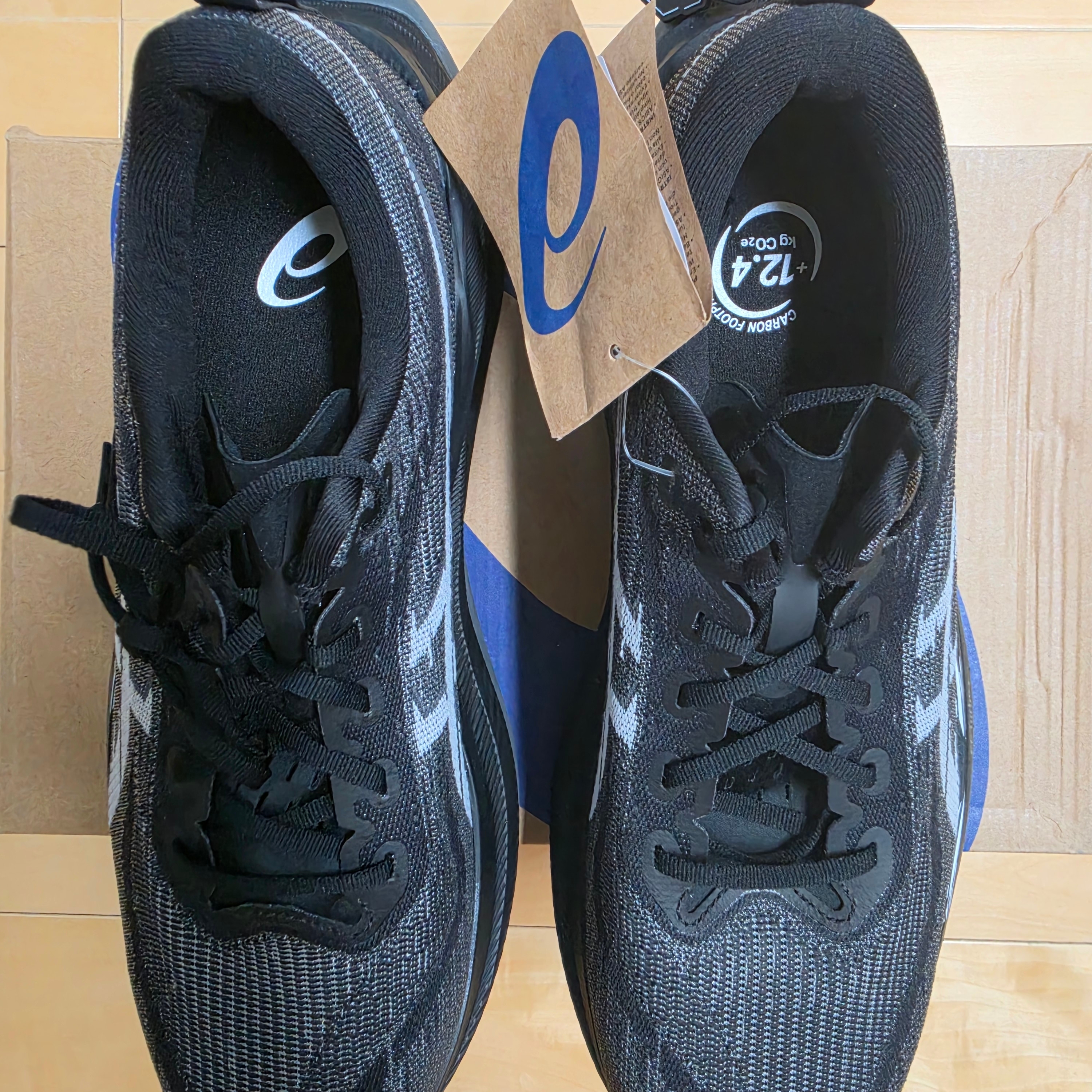 Asics Superblast 2 Black White 착용 스타일 - 5