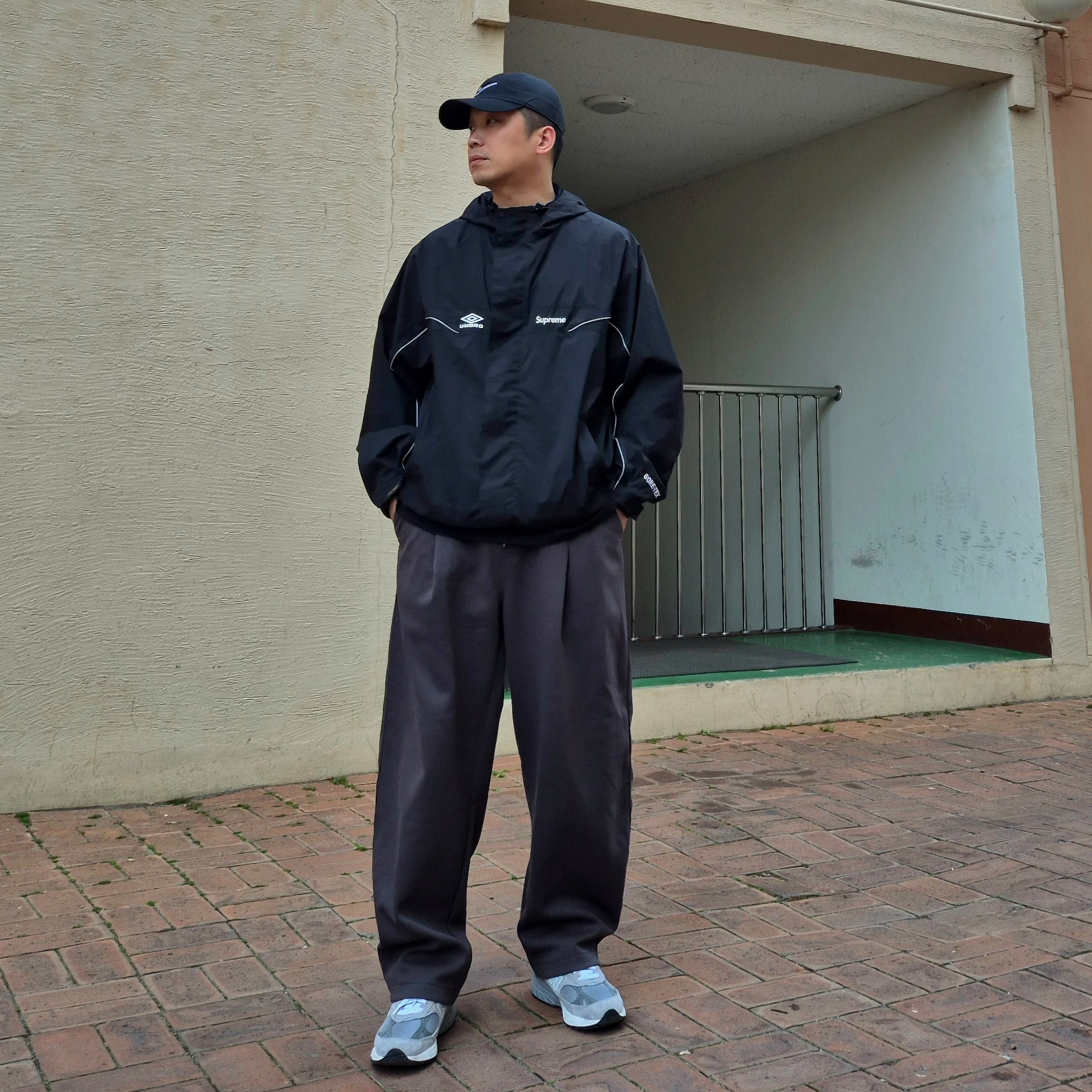 New Balance 993 Made in USA Grey - D Standard, Supreme x Umbro Gore-Tex Hooded Jacket Black - 25SS 착용 스타일 - 1