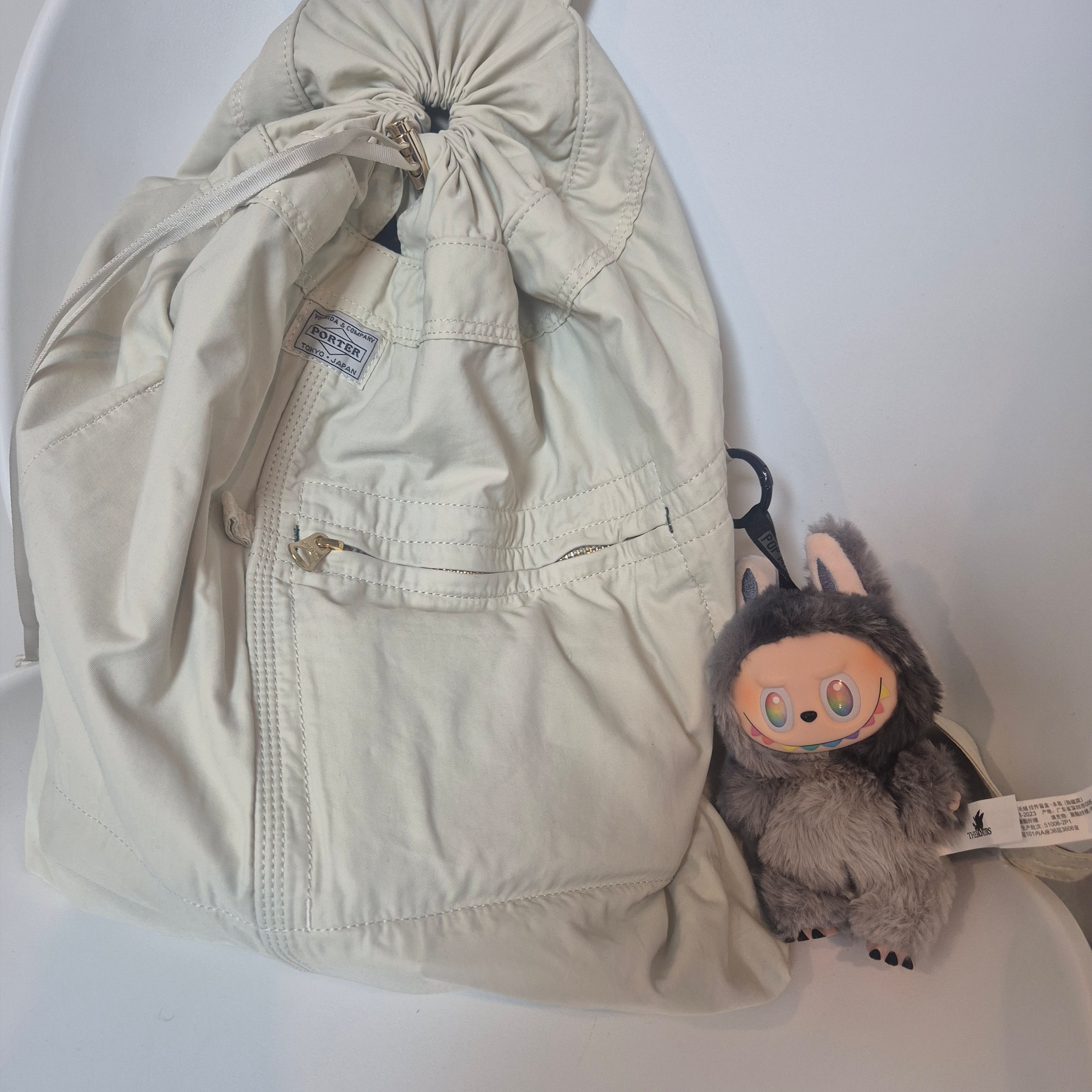 Porter Mile Knapsack Off White, Pop Mart Labubu The Monsters Highlight Series ID Keyring (Opened Case) 착용 스타일