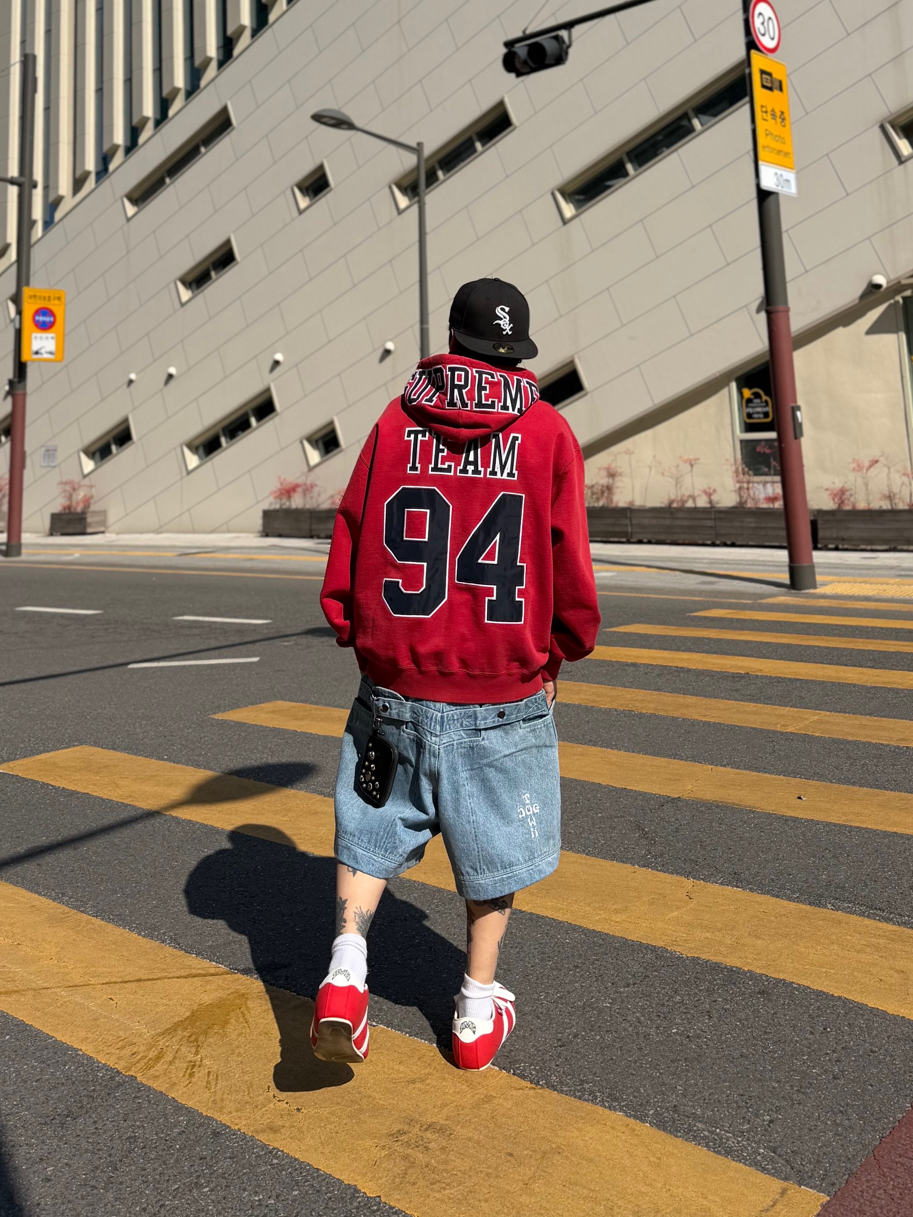 Supreme Team 94 Hooded Sweatshirt Red - 25SS 착용 스타일 - 5