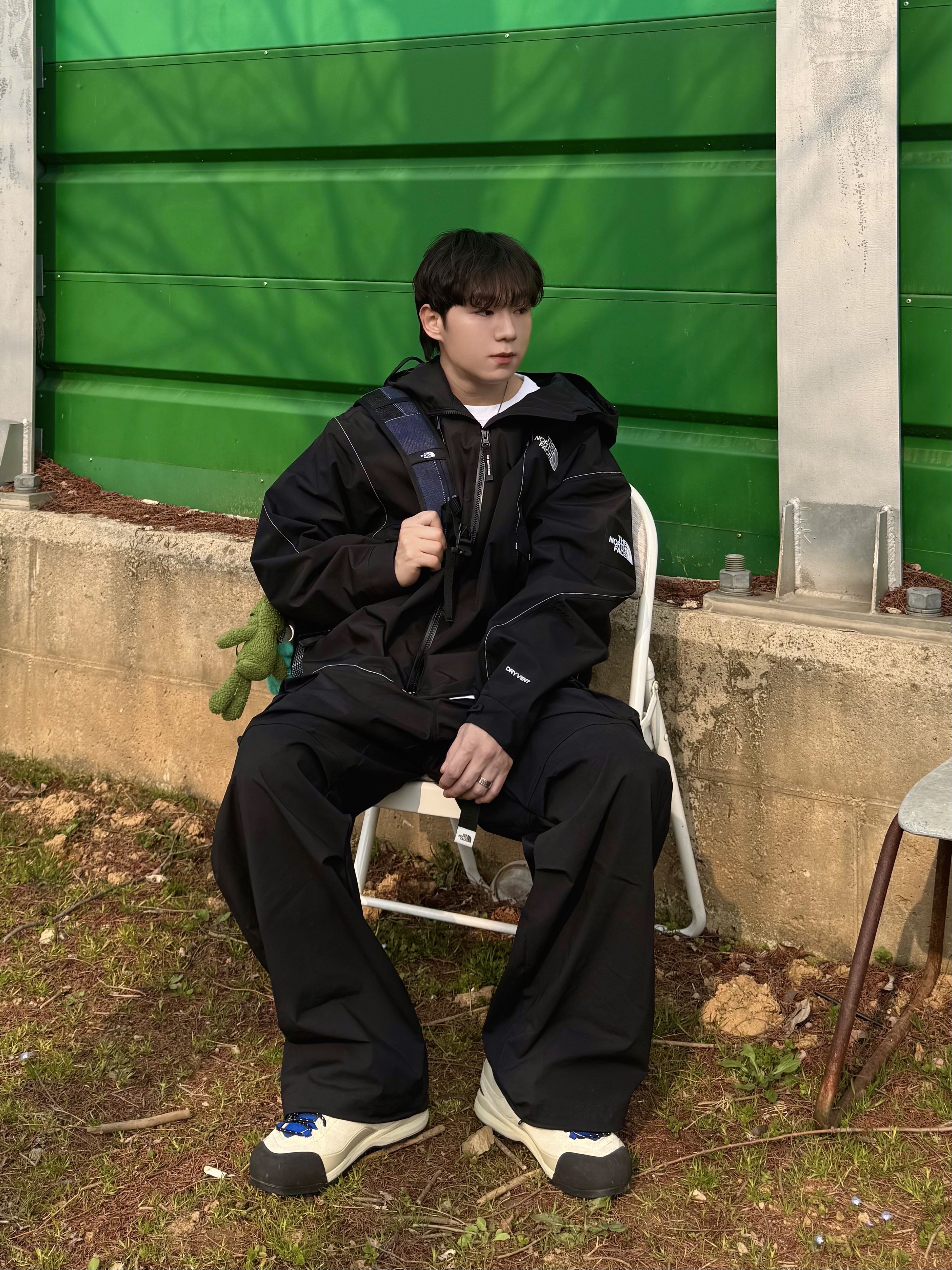 The North Face White Label Britton Jacket Black, The North Face Mini Shot Novelty Denim Dark Blue - 25FW 착용 스타일 - 1