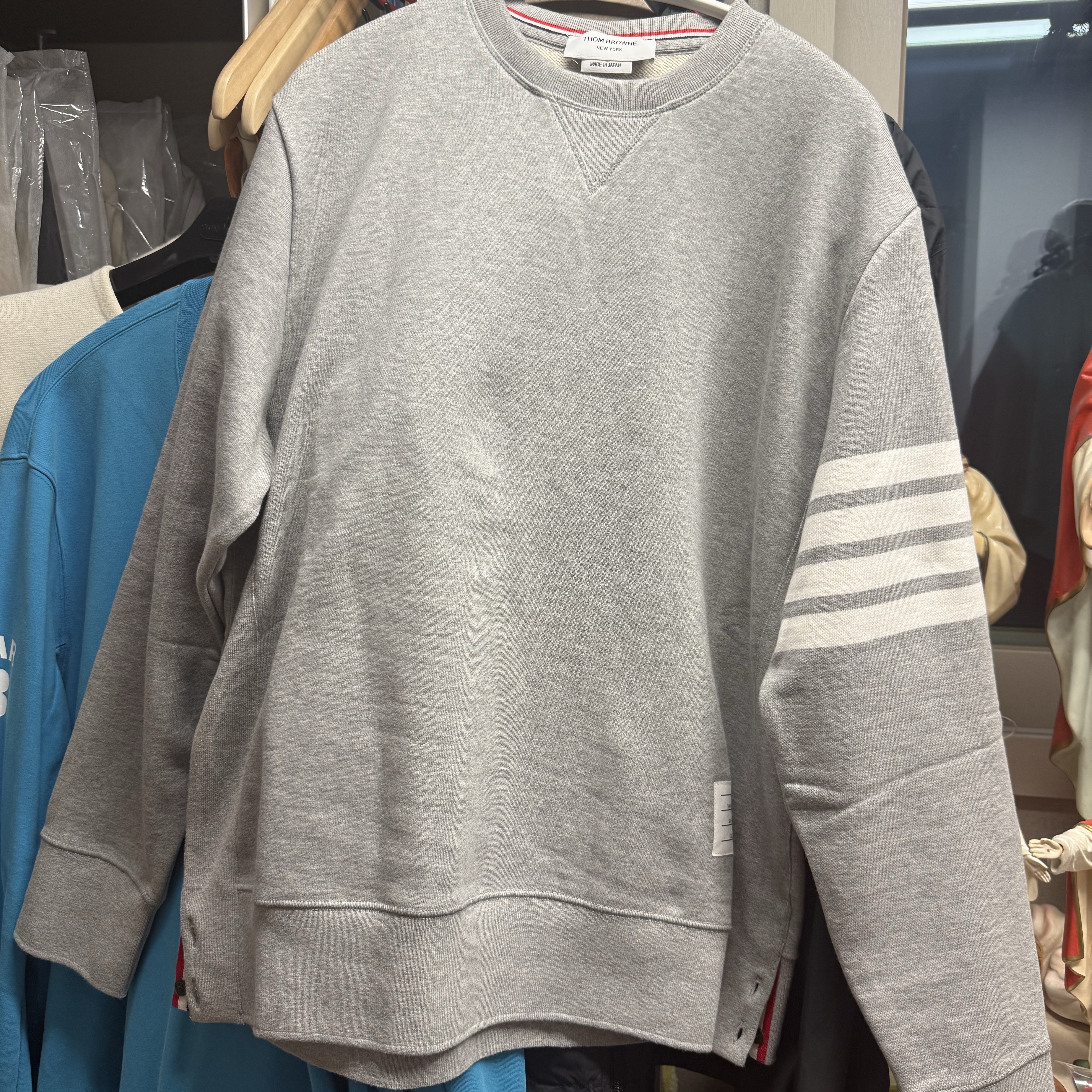 Thom Browne Engineered 4-Bar Sweatshirt Light Grey 착용 스타일
