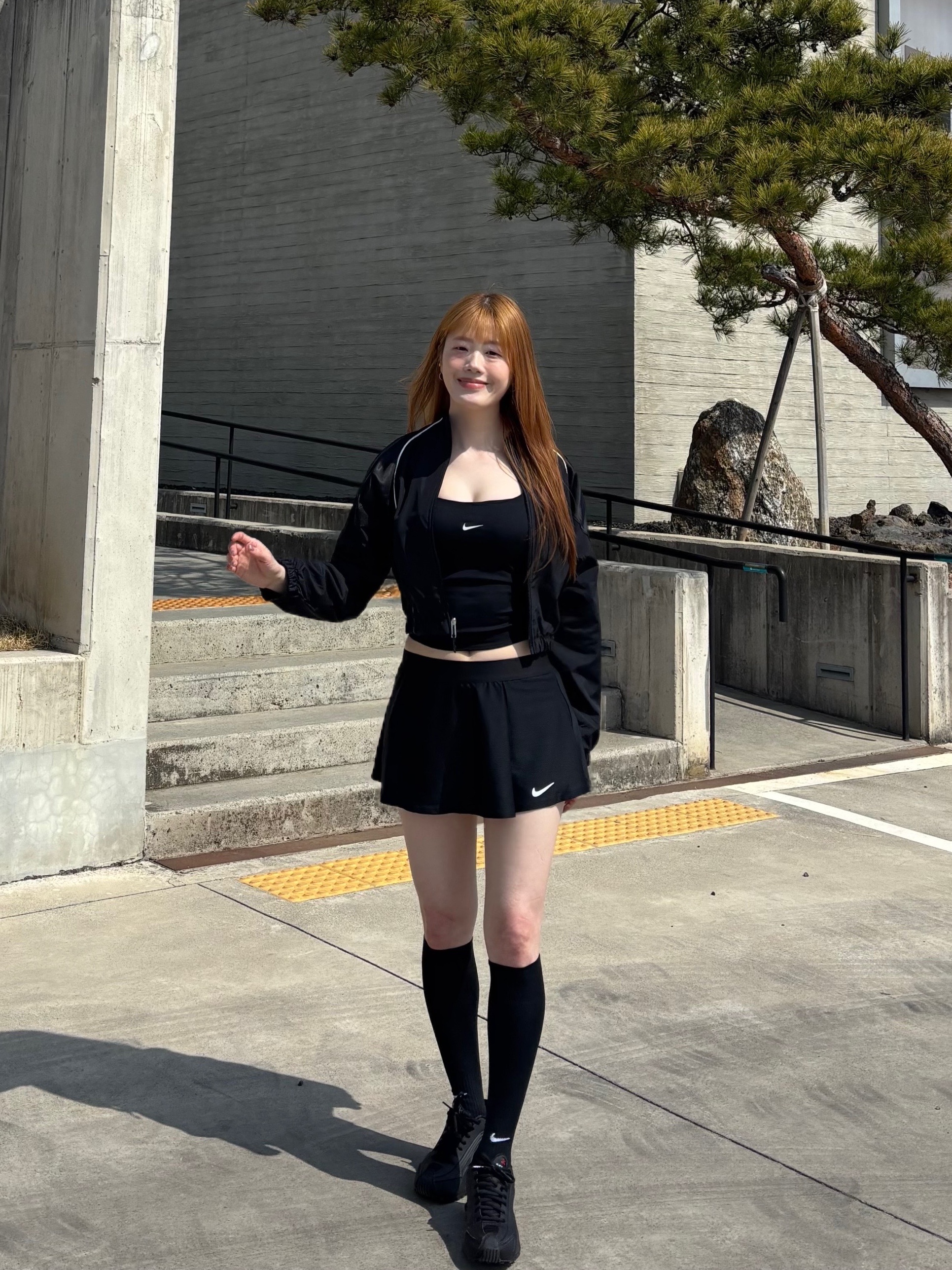 (W) Nike Shrunken Tracksuit Jacket Black, (Kids) Nike Court Dri-Fit Victory Tennis Skirt Black - US/EU 착용 스타일 - 5