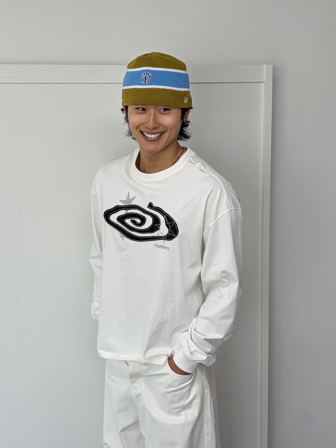 Riomeu Denim Appliqué Long Sleeve T-shirt White 착용 스타일 - 1