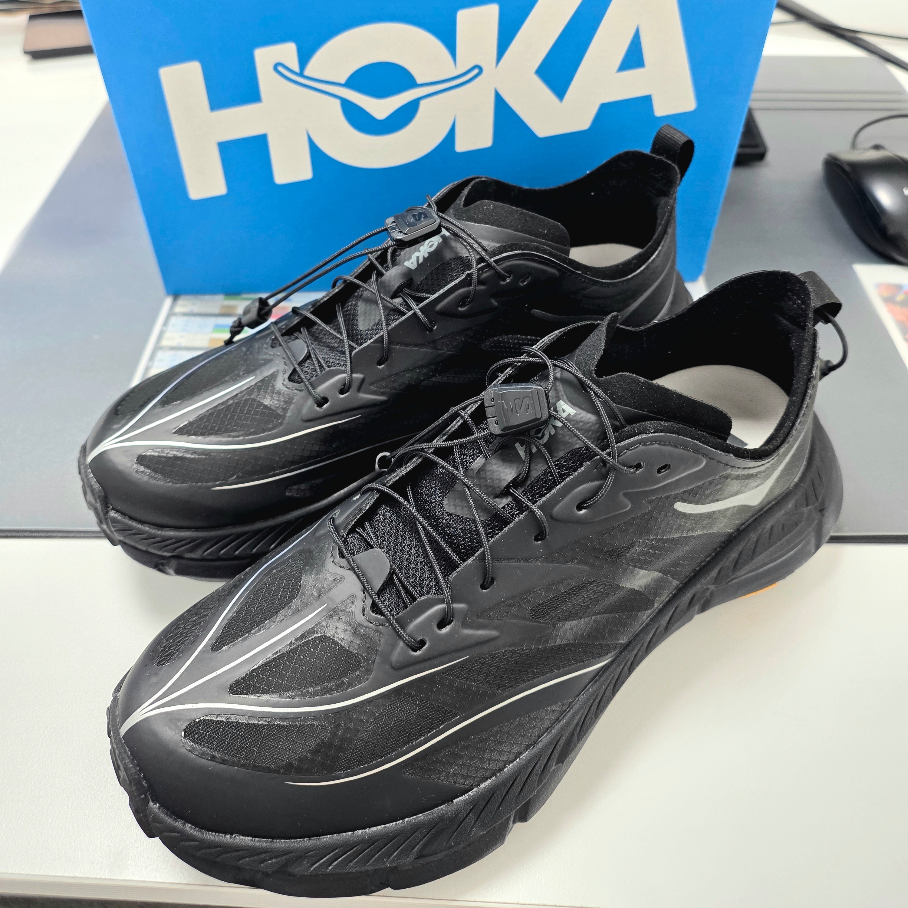 Hoka Mafate Speed 4 Lite Black Outer Orbit 착용 스타일 - 1