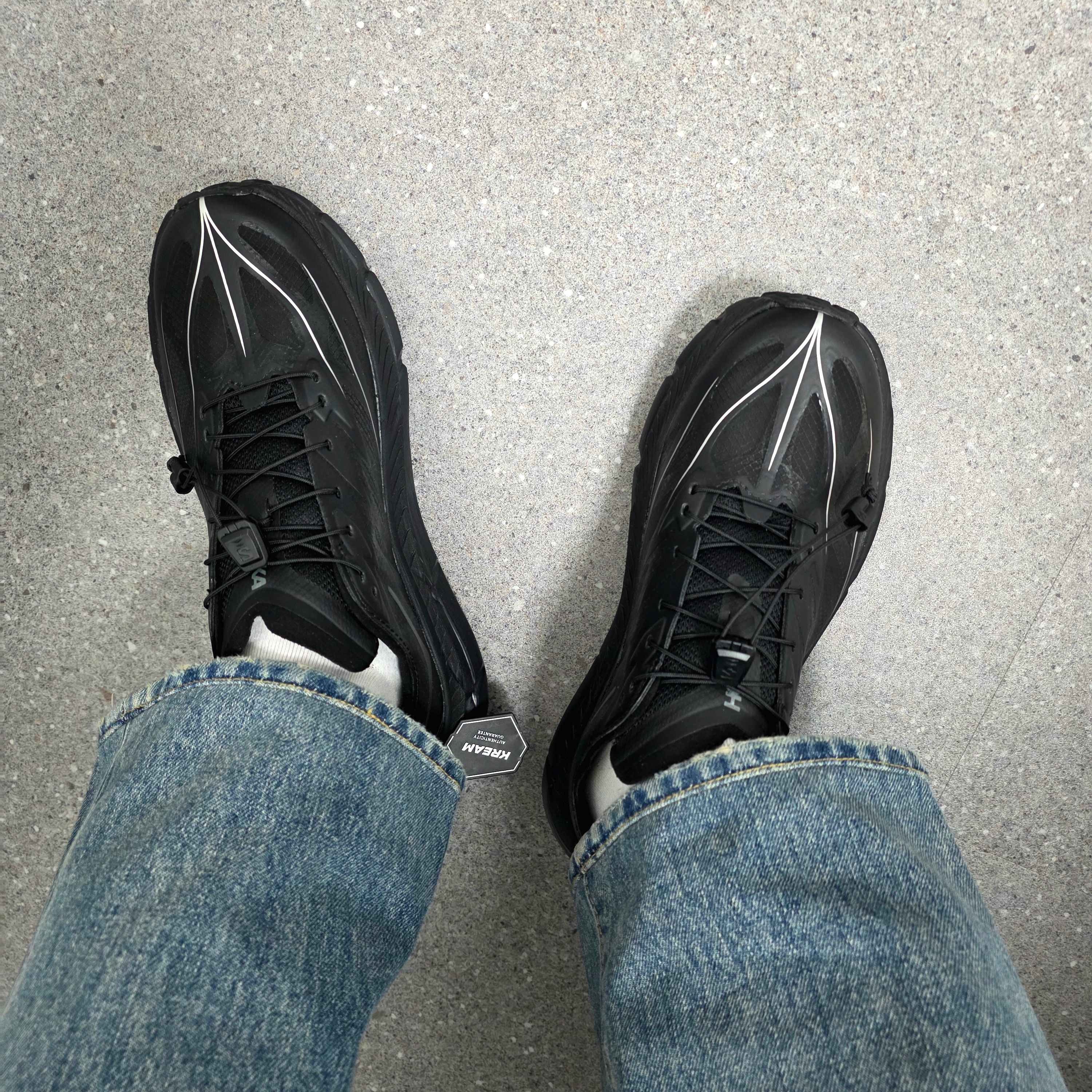 Hoka Mafate Speed 4 Lite Black Outer Orbit 착용 스타일 - 2