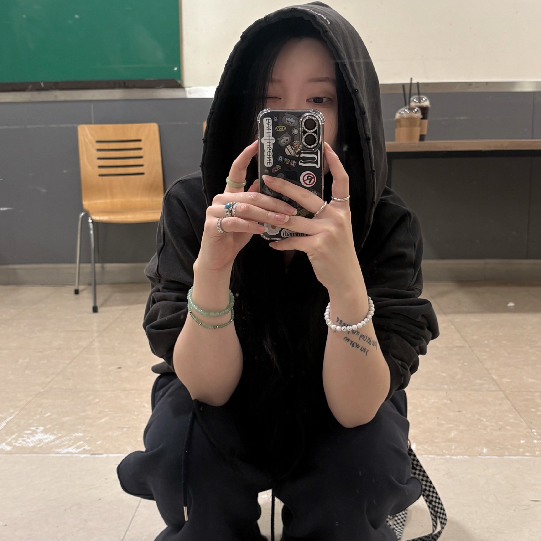 Project G/R SPC Cropped Distressed Zip Hoodie Washed Black 착용 스타일