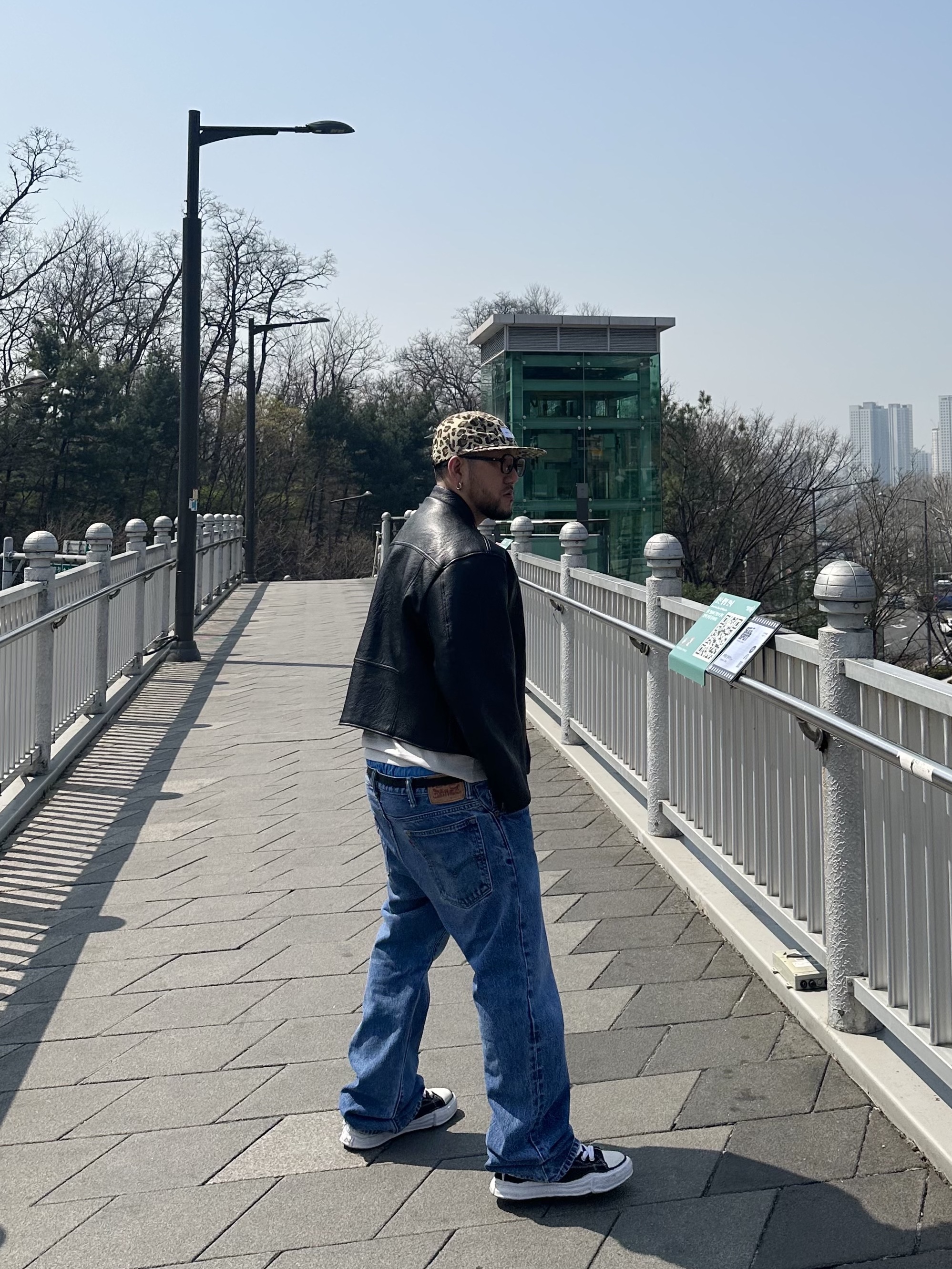 Maison Mihara Yasuhiro Peterson OG Sole Canvas Low Sneakers Black, Supreme Ripstop Keychain Orange - 24SS 착용 스타일 - 1