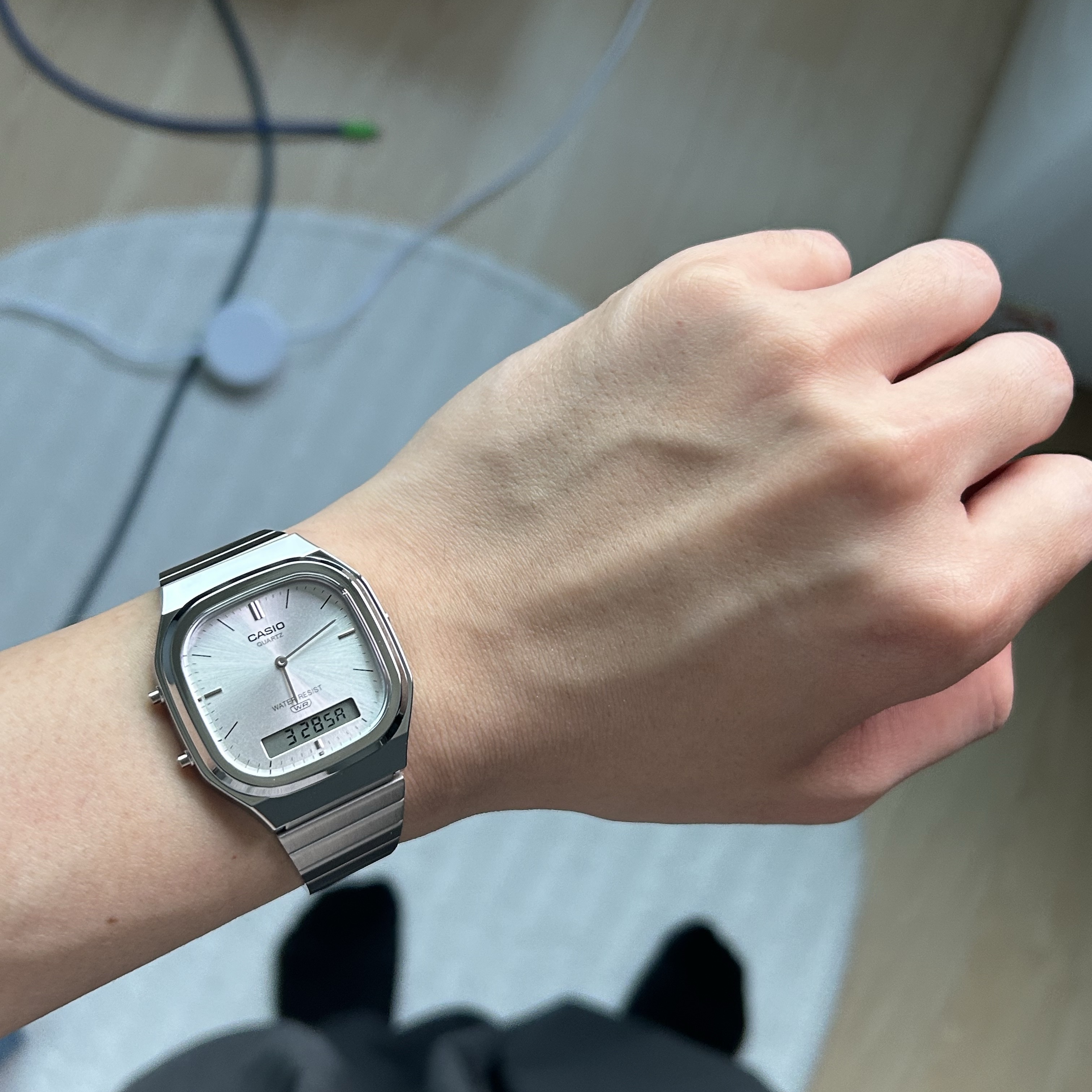 Casio AQ-240E-7A 착용 스타일 - 1