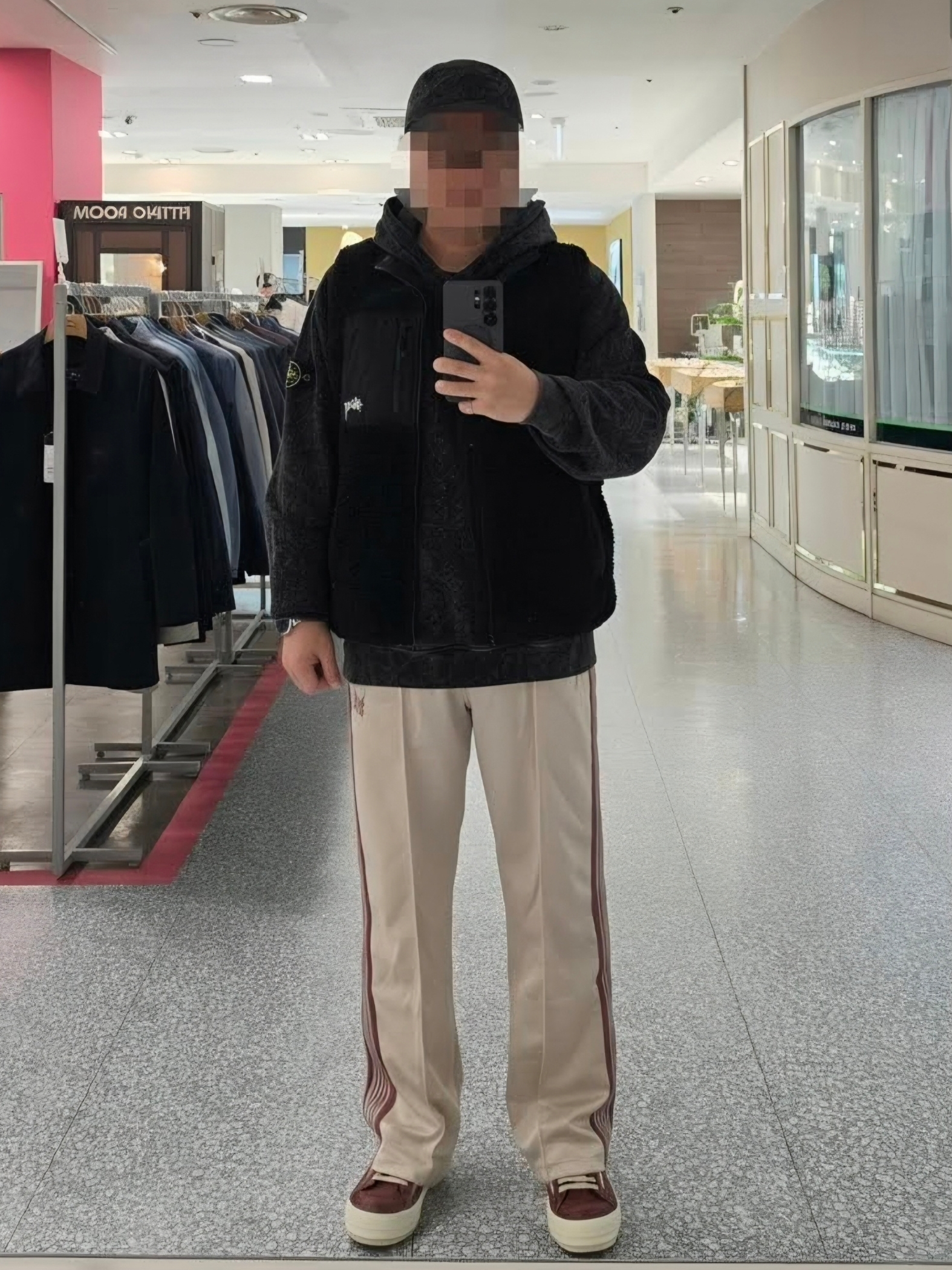 Stussy Sherpa Reversible Vest Black, Supreme x Stone Island Hooded Sweatshirt Black - 23FW 착용 스타일